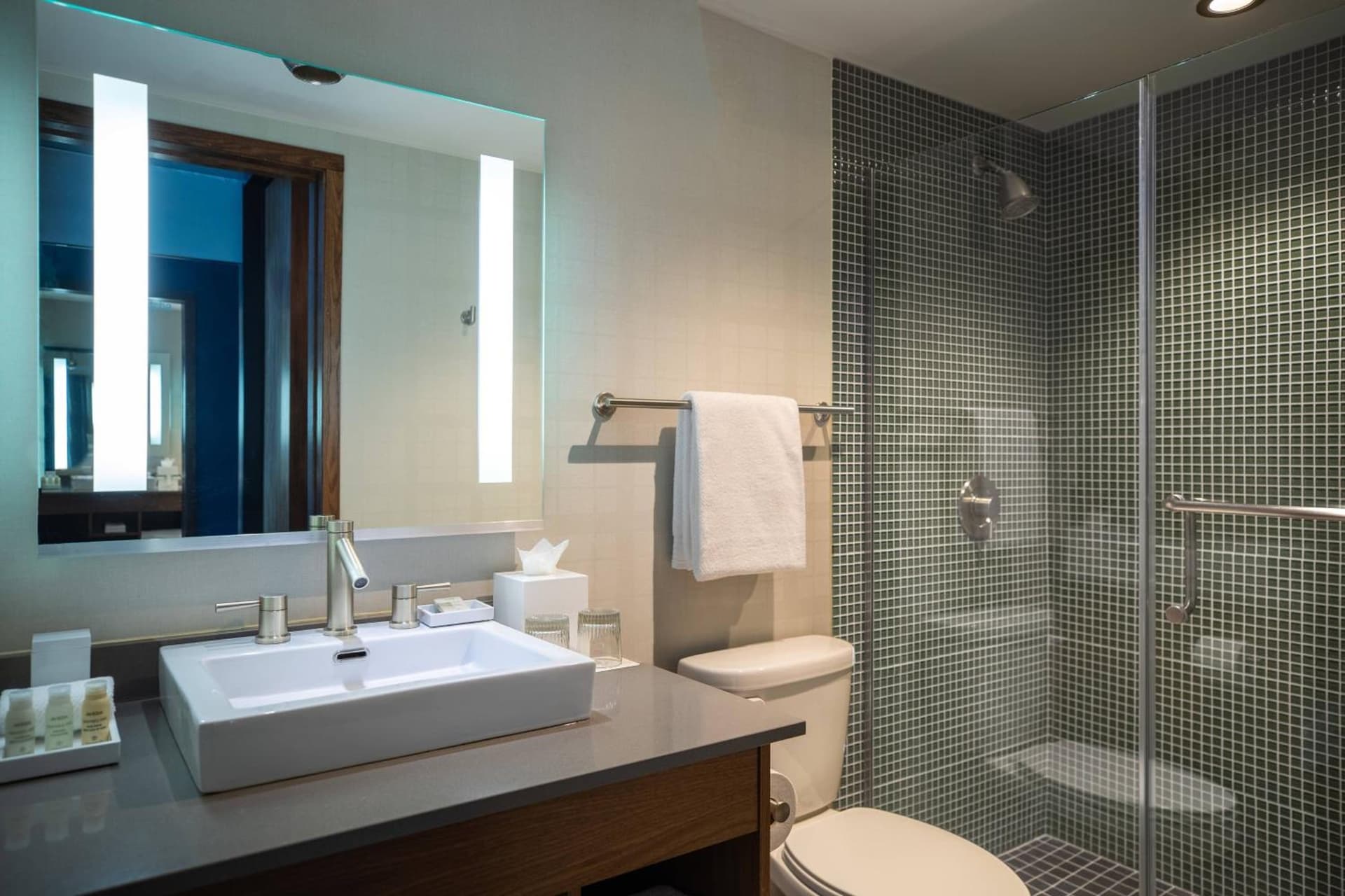 Renaissance Minneapolis Bloomington Hotel gallery photo in Bloomington, MN — image 7