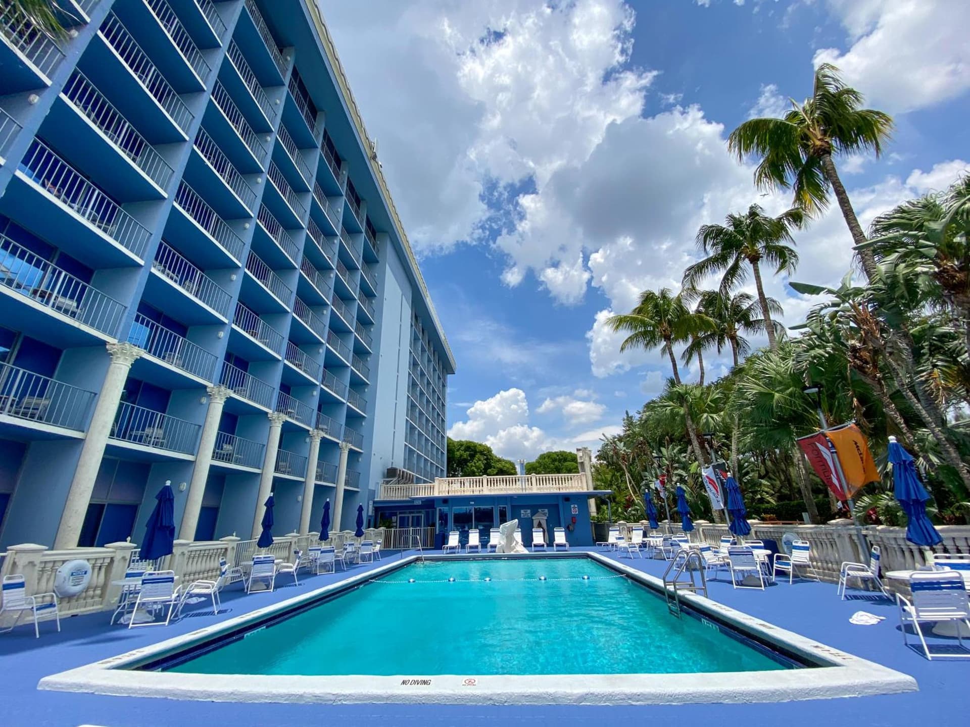 Stadium Hotel interior in Miami Gardens, FL — gallery photo 2