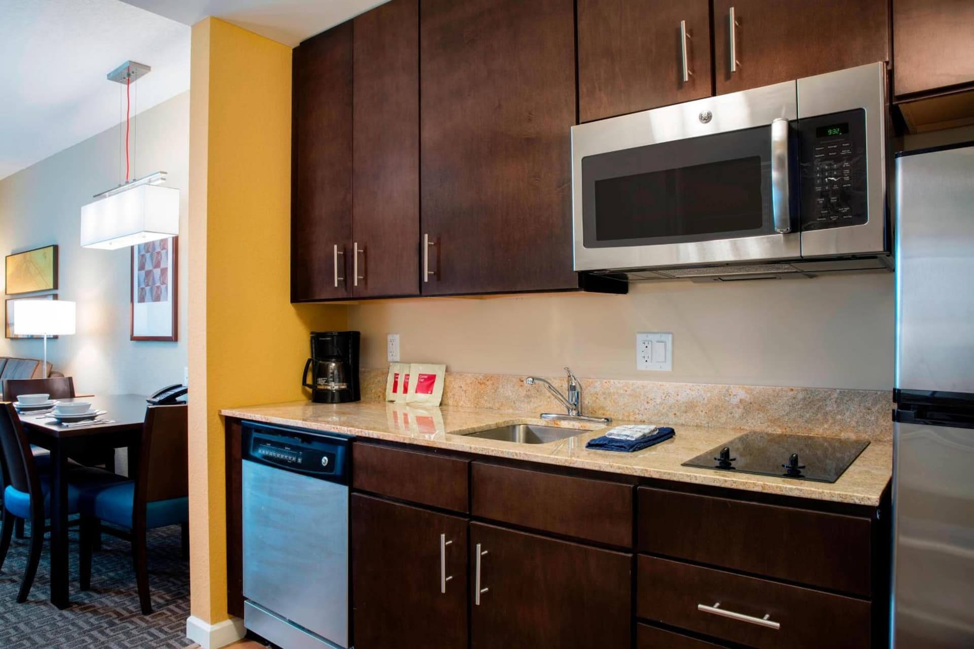 TownePlace Suites Orlando at FLAMINGO CROSSINGS Town Center, Western Entrance gallery photo in Orlando, FL — image 25