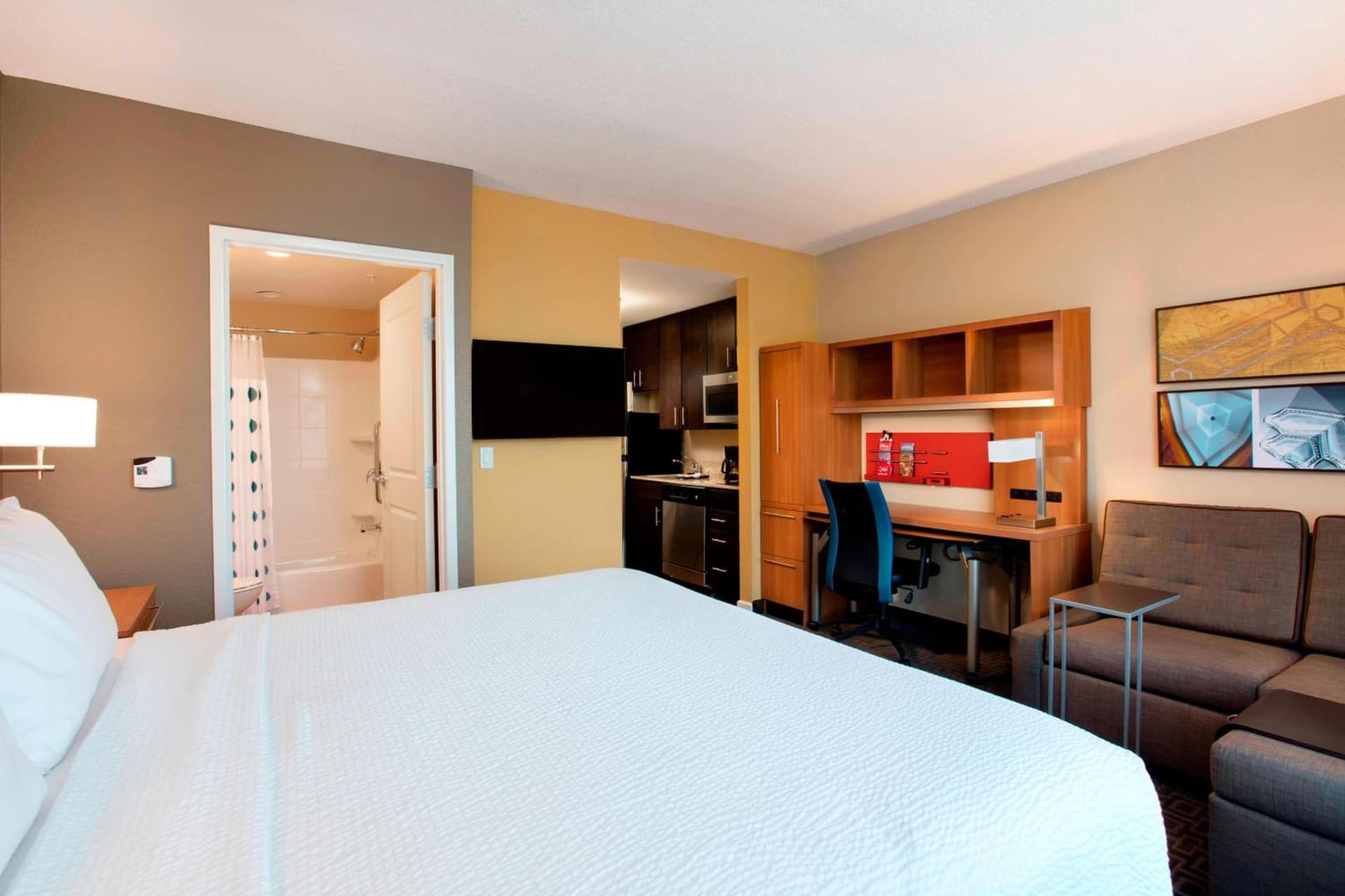 TownePlace Suites Orlando at FLAMINGO CROSSINGS Town Center, Western Entrance gallery photo in Orlando, FL — image 26