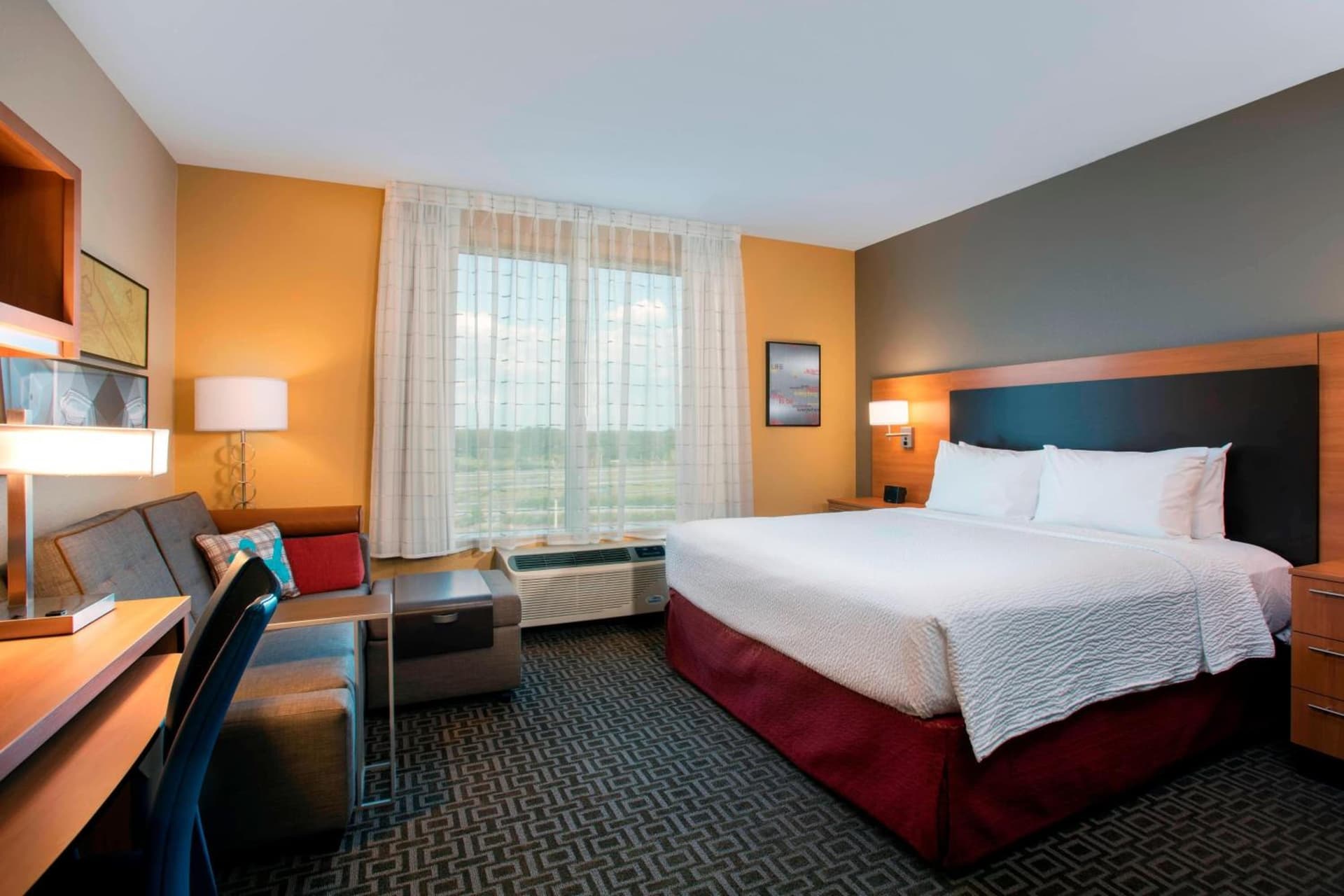 TownePlace Suites Orlando at FLAMINGO CROSSINGS Town Center, Western Entrance gallery photo in Orlando, FL — image 23