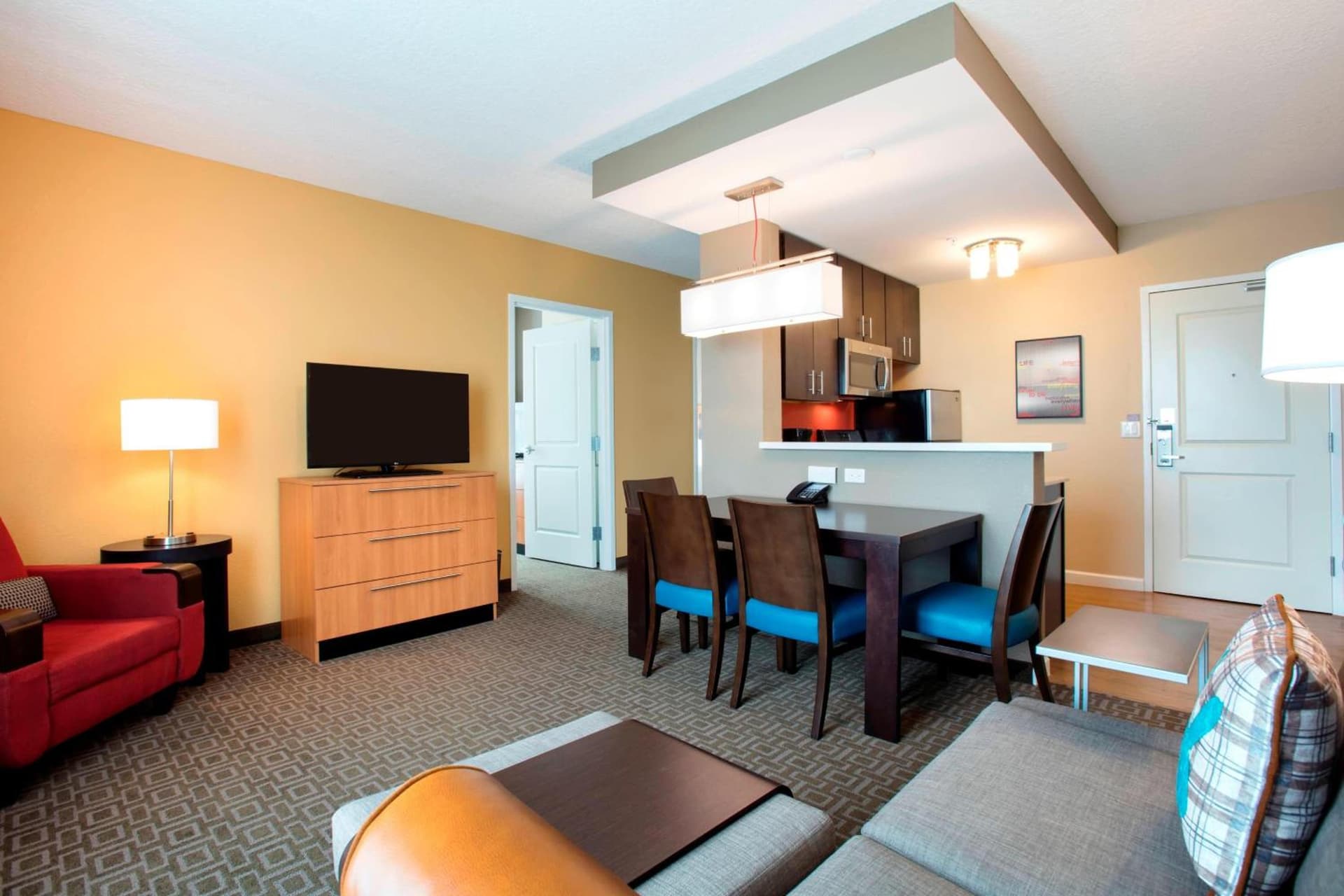 TownePlace Suites Orlando at FLAMINGO CROSSINGS Town Center, Western Entrance gallery photo in Orlando, FL — image 49