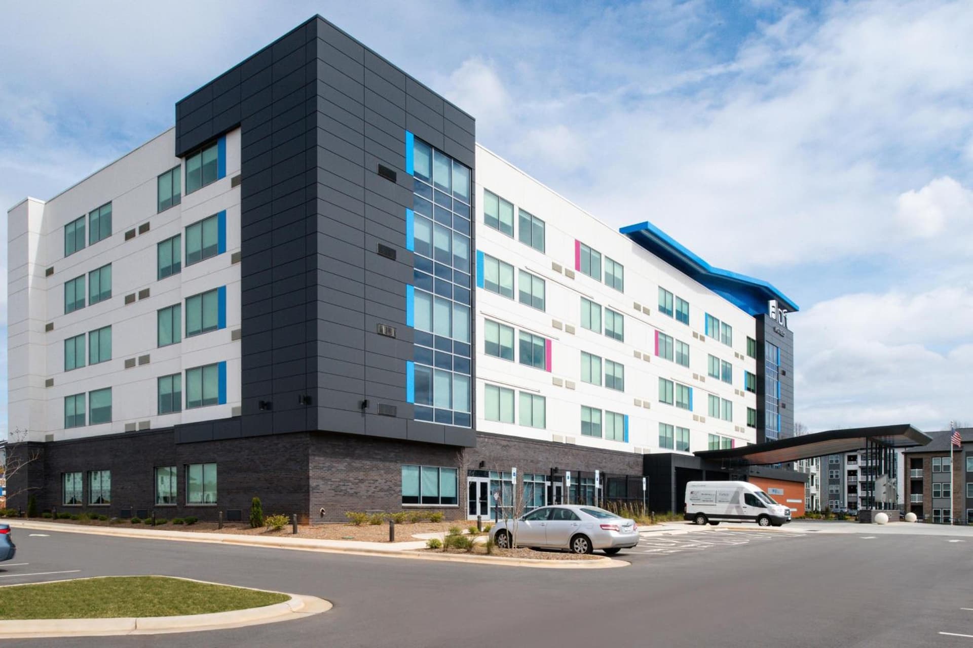 Aloft by Marriott Charlotte Airport interior in Charlotte, NC — gallery photo 2