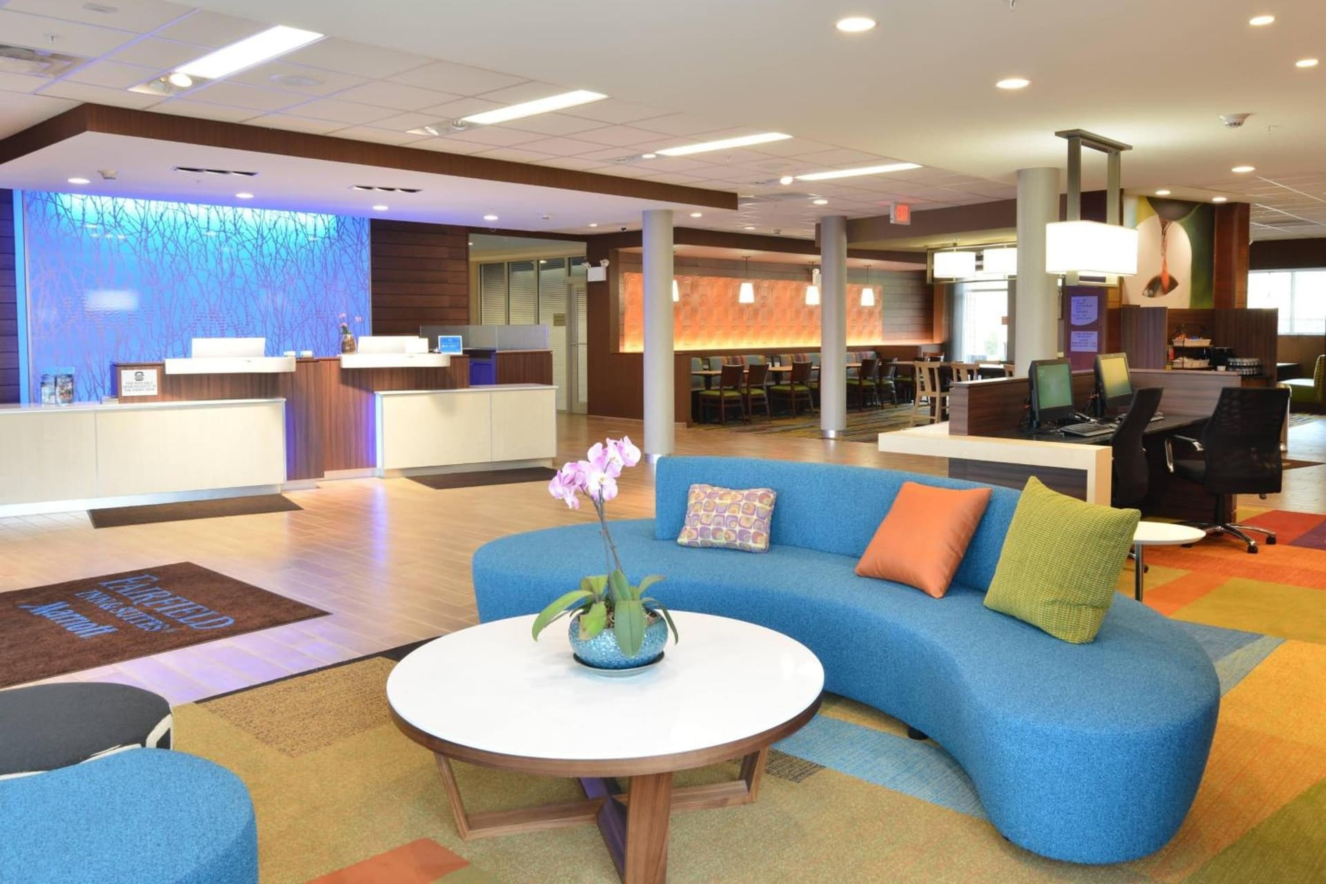 Fairfield Inn & Suites by Marriott Eau Claire/Chippewa Falls interior in Eau Claire, WI — gallery photo 2