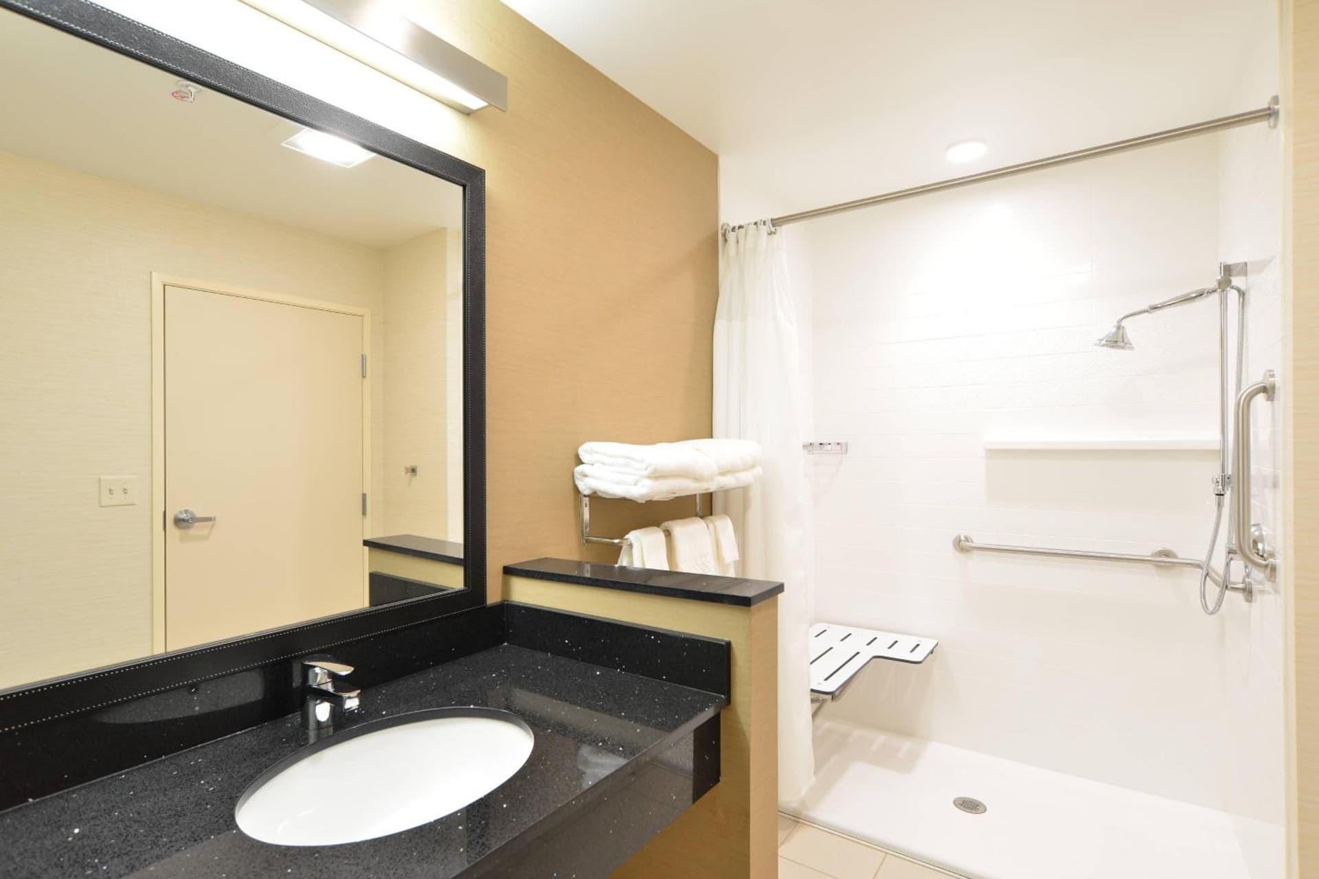 Fairfield Inn & Suites by Marriott Eau Claire/Chippewa Falls property views in Eau Claire, WI — gallery photo 3