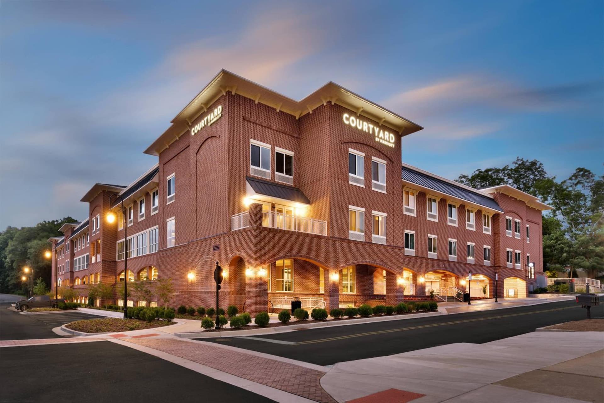 Courtyard by Marriott Atlanta Duluth Downtown — hotel in Duluth, Georgia