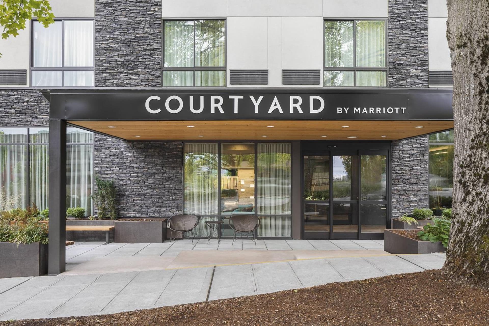 Courtyard by Marriott Seattle Northgate interior in Seattle, WA — gallery photo 2