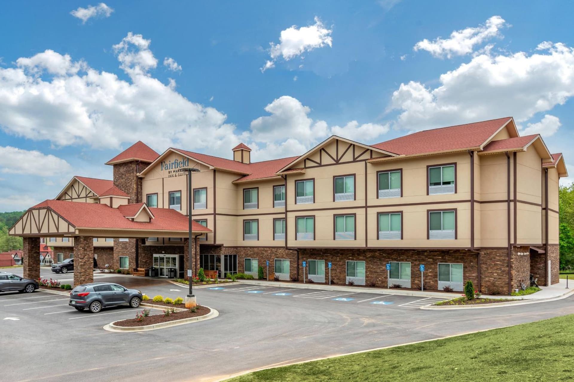 Fairfield Inn & Suites by Marriott Helen — hotel in Helen, Georgia