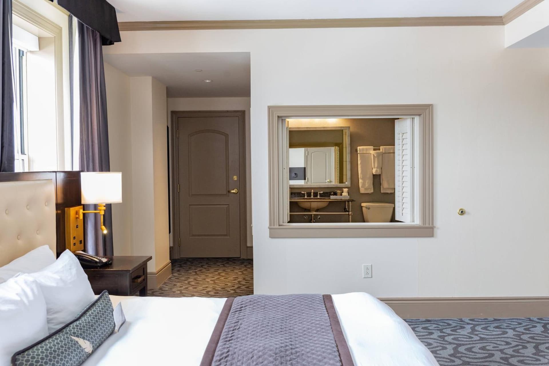 Hotel Blackhawk, Autograph Collection gallery photo in Davenport, IA — image 33