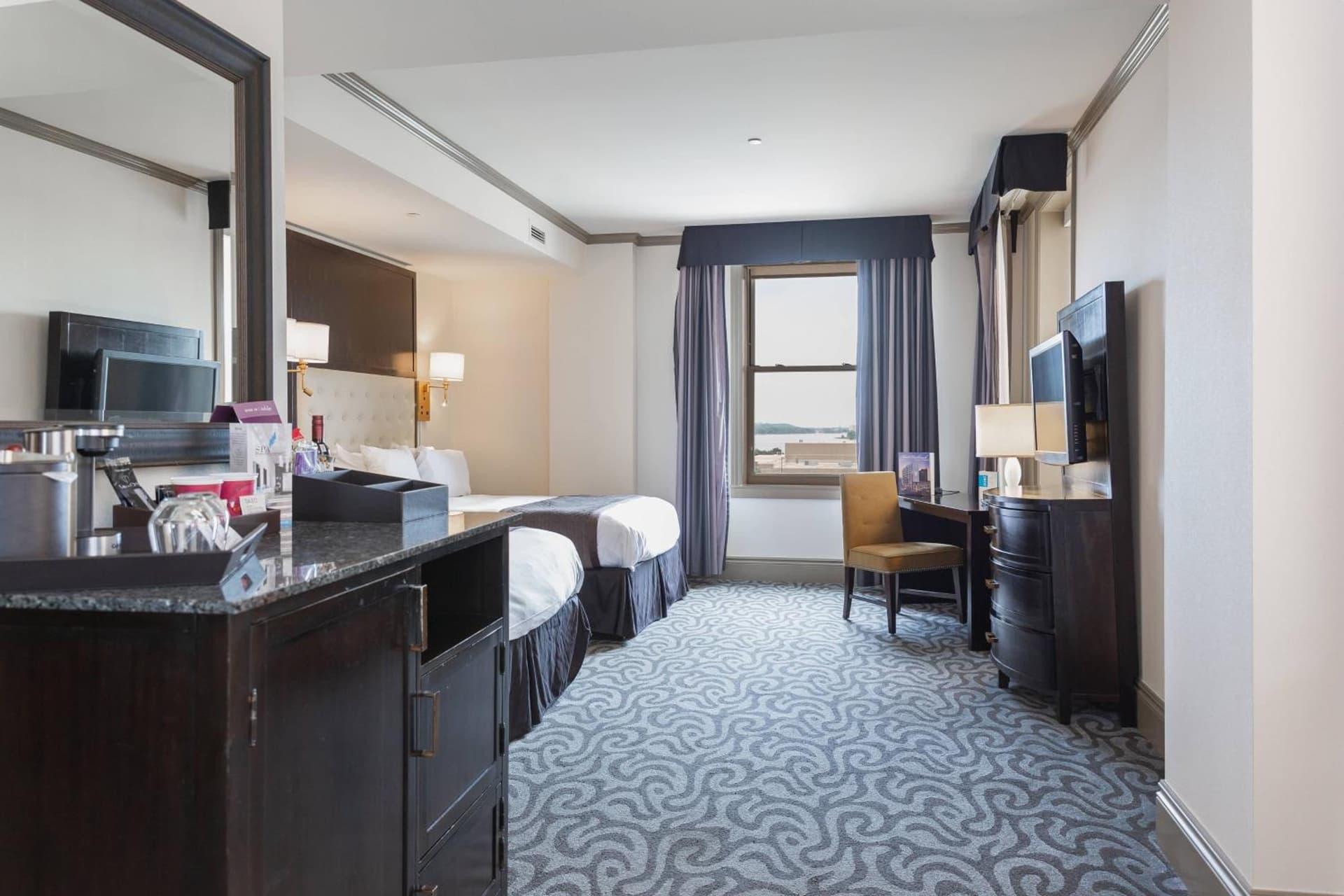 Hotel Blackhawk, Autograph Collection property views in Davenport, IA — gallery photo 3