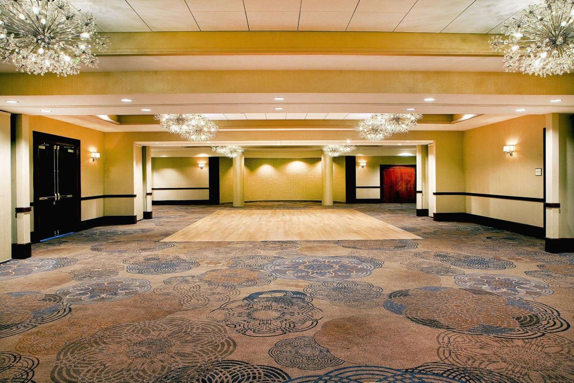 Sheraton Portsmouth Harborside Hotel gallery photo in Portsmouth, NH — image 43