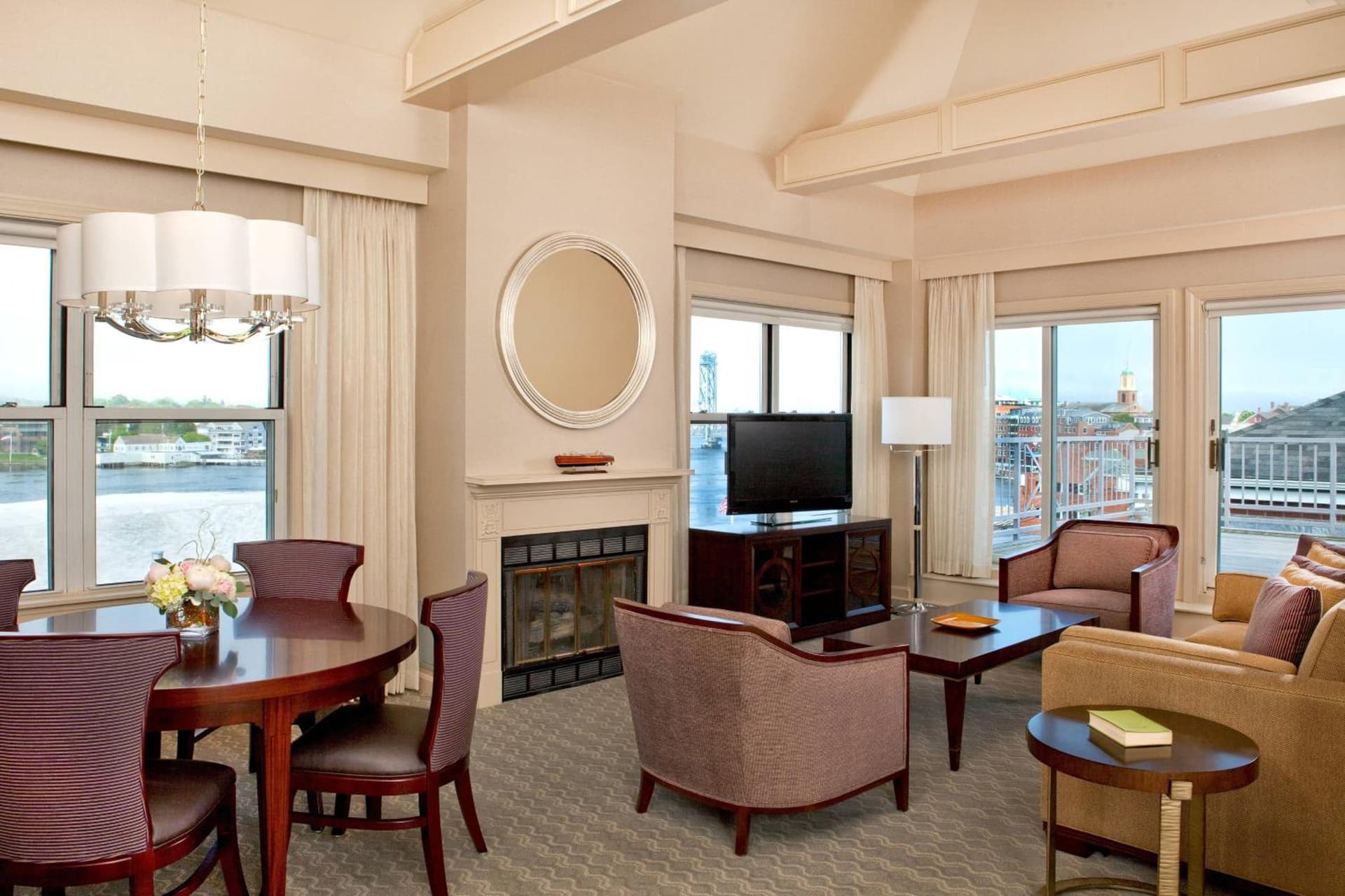 Sheraton Portsmouth Harborside Hotel gallery photo in Portsmouth, NH — image 9