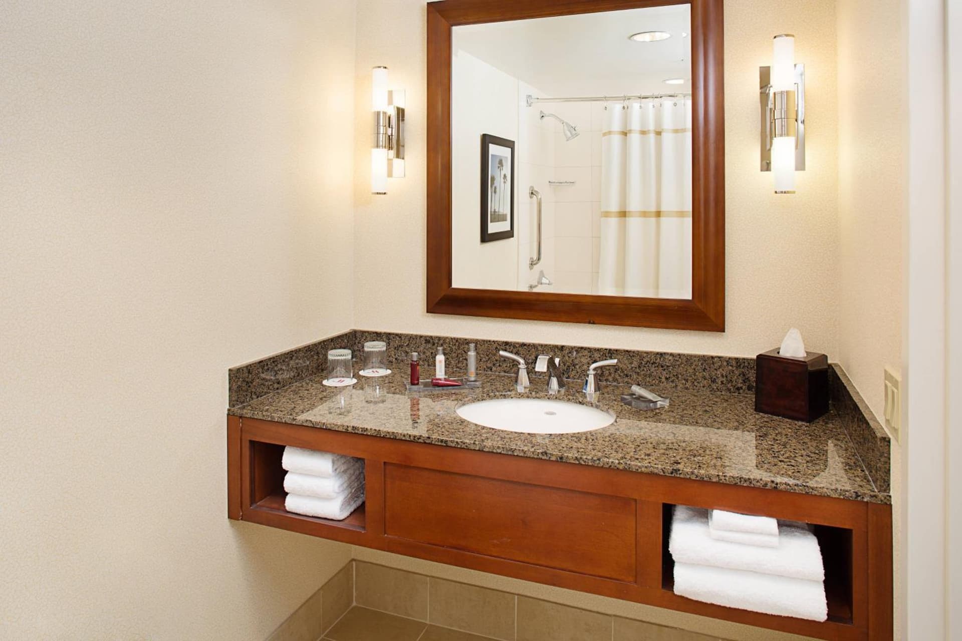Los Angeles Marriott Burbank Airport gallery photo in Burbank, CA — image 8