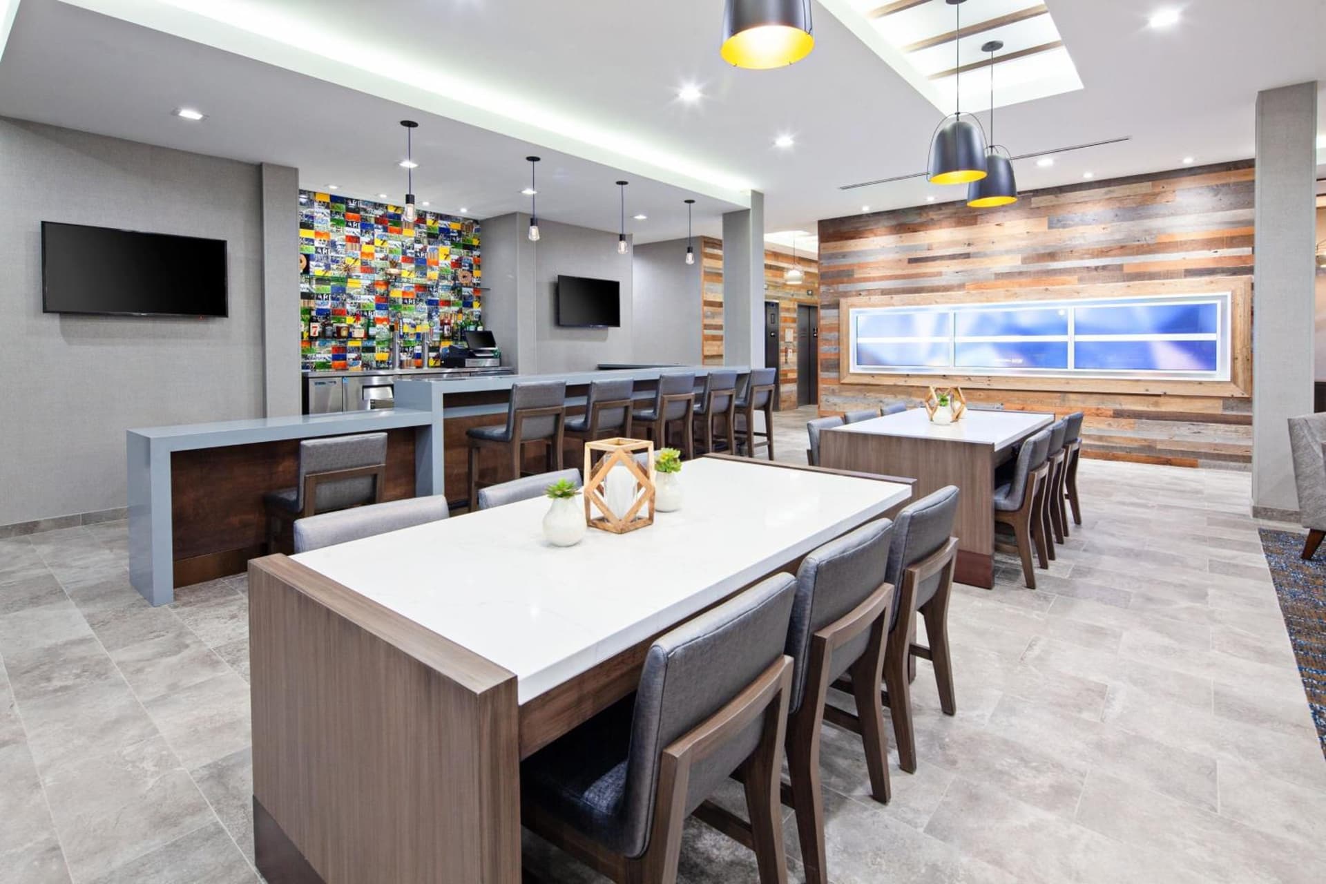SpringHill Suites by Marriott Escondido Downtown gallery photo in Escondido, CA — image 25