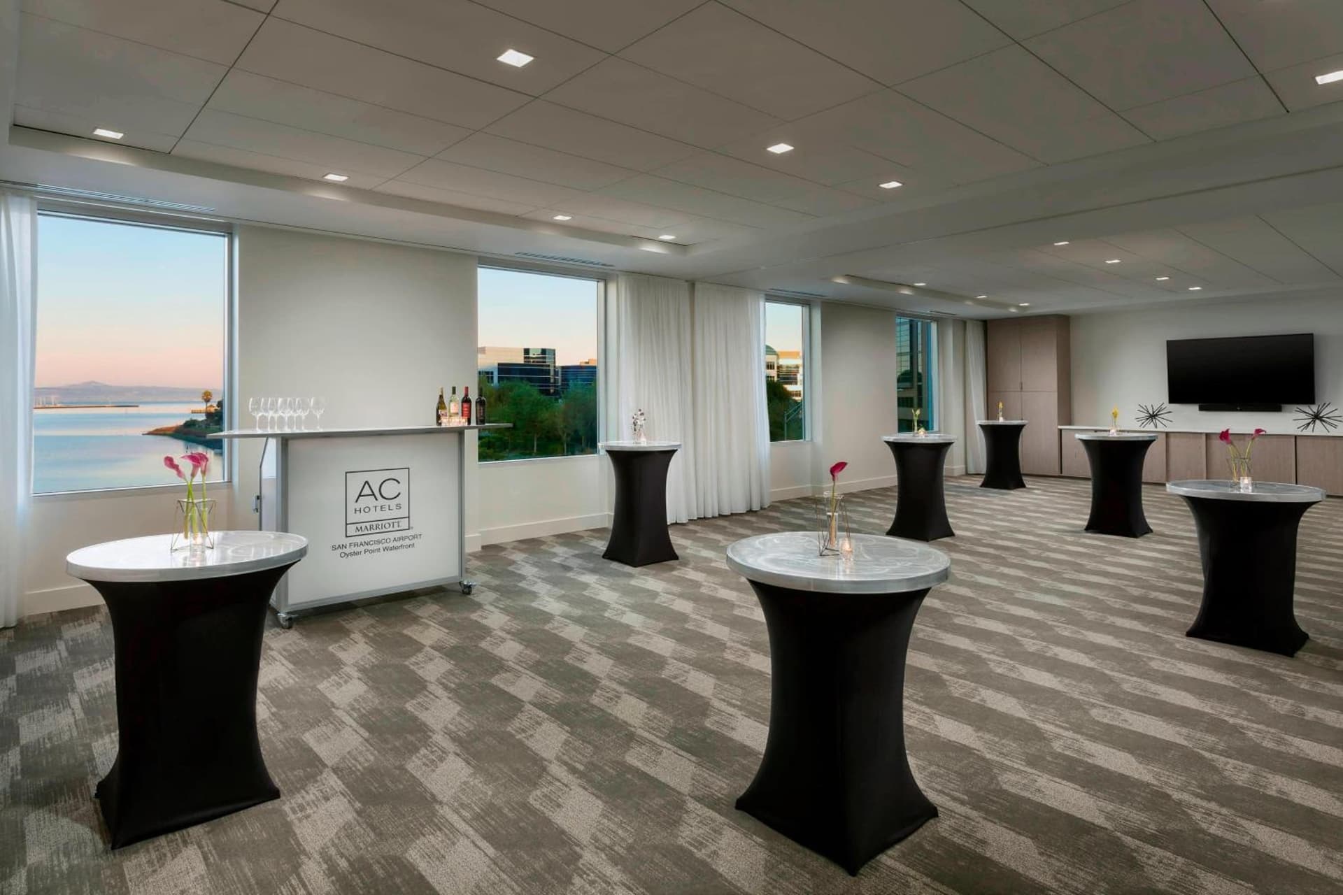 AC Hotel by Marriott San Francisco Airport/Oyster Point Waterfront gallery photo in South San Francisco, CA — image 11