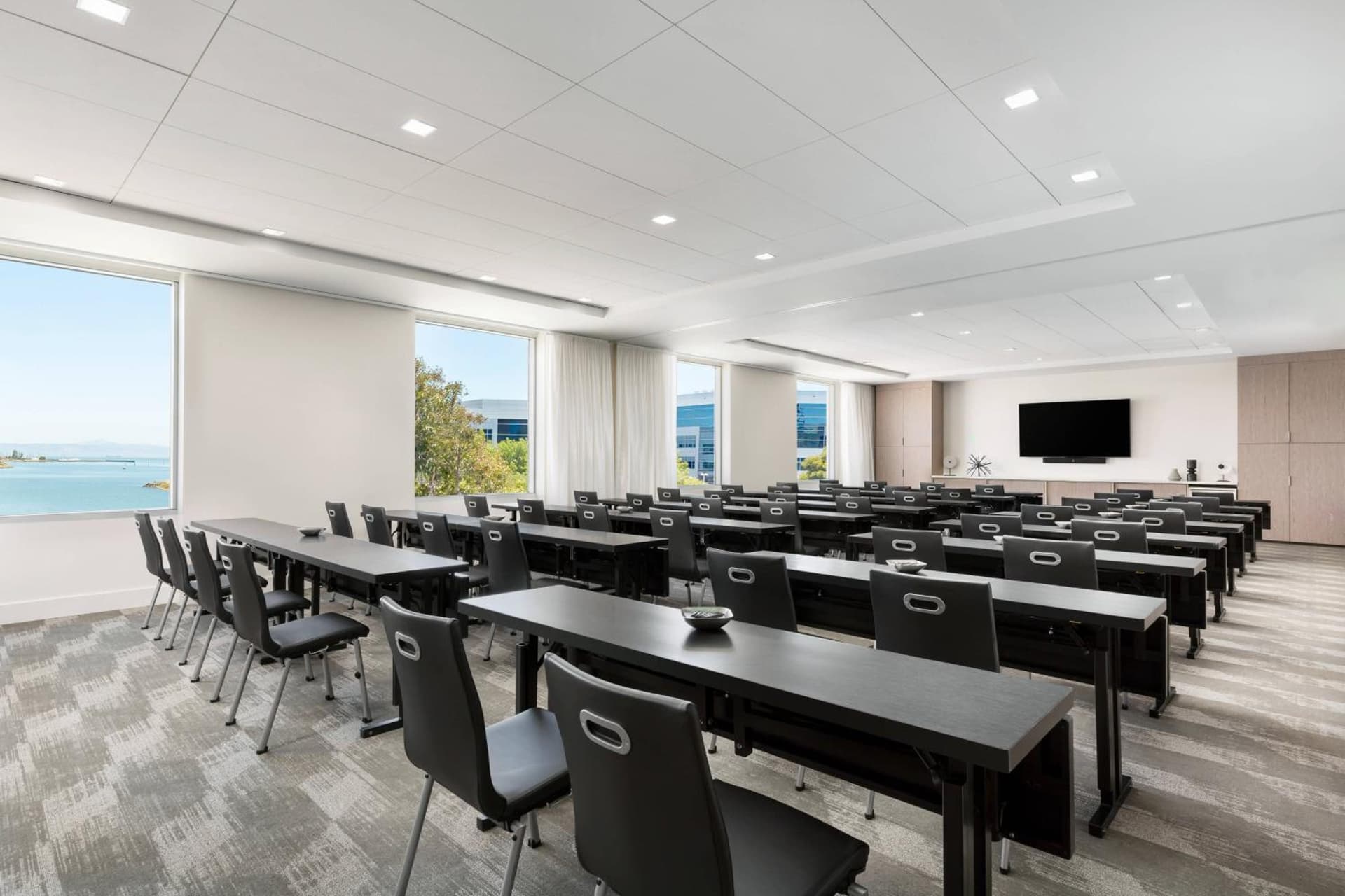 AC Hotel by Marriott San Francisco Airport/Oyster Point Waterfront gallery photo in South San Francisco, CA — image 16