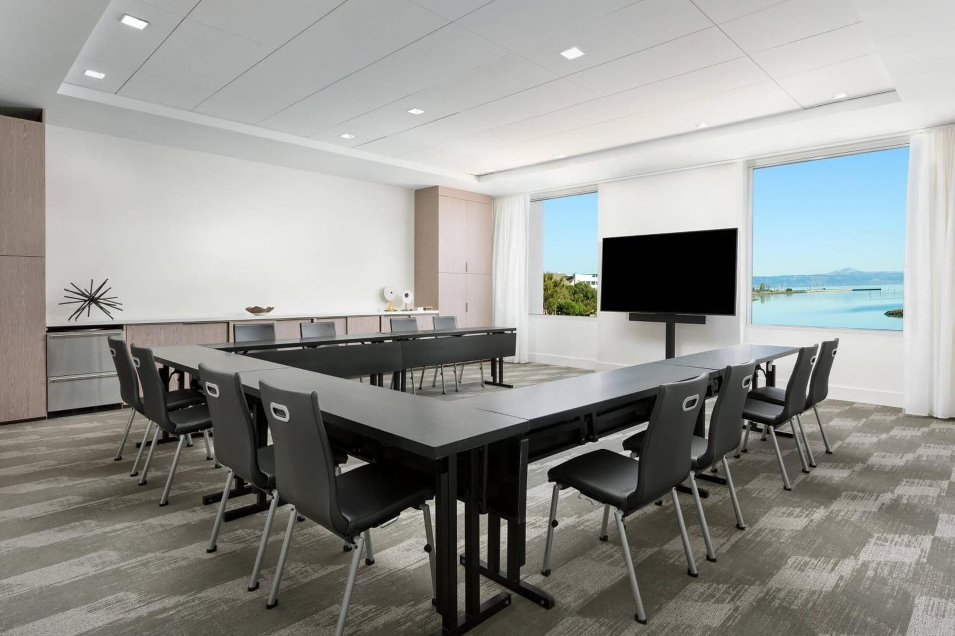 AC Hotel by Marriott San Francisco Airport/Oyster Point Waterfront gallery photo in South San Francisco, CA — image 23