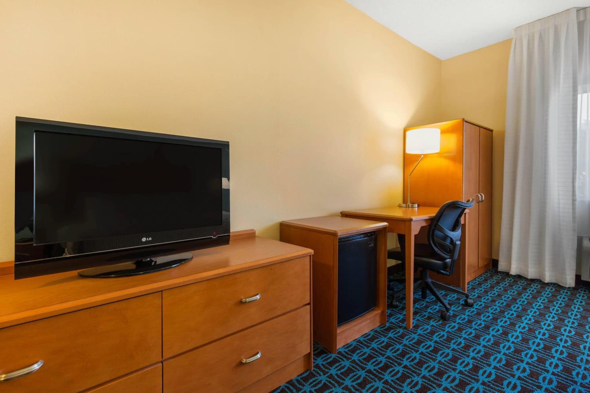 AmericInn by Wyndham St. Cloud MN Shopping Area gallery photo in St Cloud, MN — image 26
