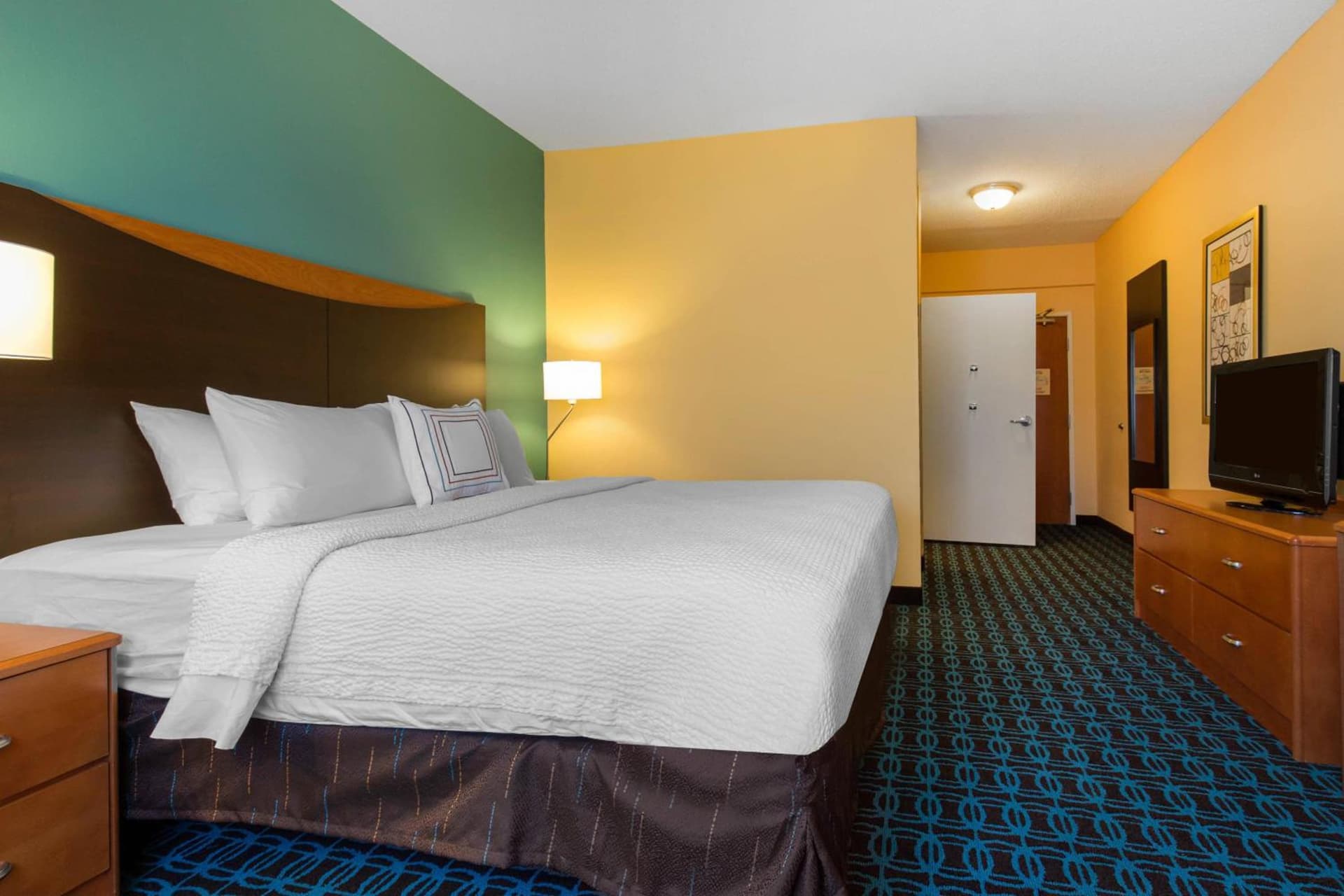 AmericInn by Wyndham St. Cloud MN Shopping Area gallery photo in St Cloud, MN — image 48