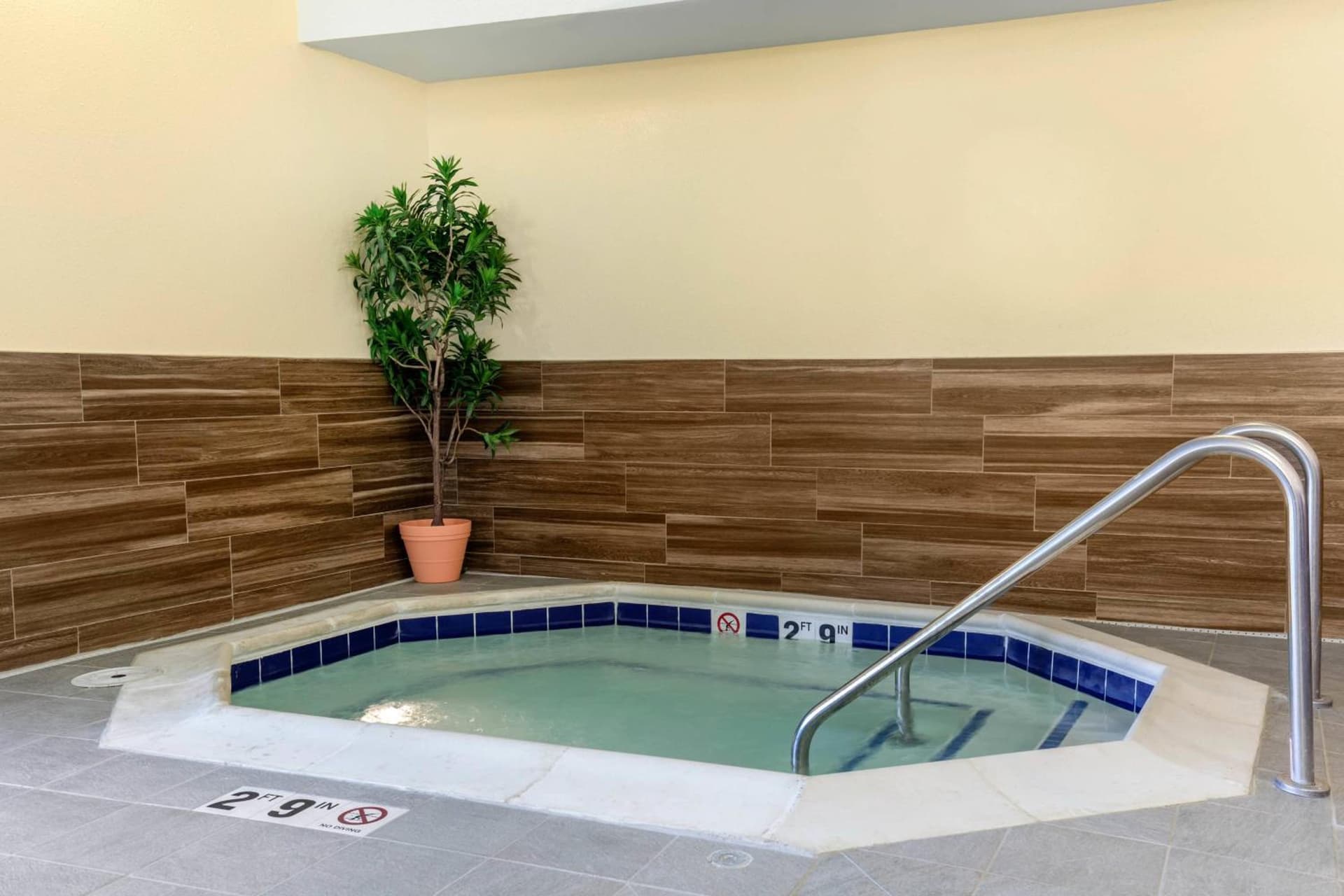 AmericInn by Wyndham St. Cloud MN Shopping Area gallery photo in St Cloud, MN — image 37