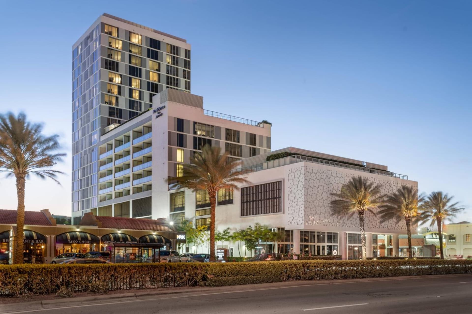 Residence Inn Miami Sunny Isles Beach interior in Miami Beach, FL — gallery photo 2