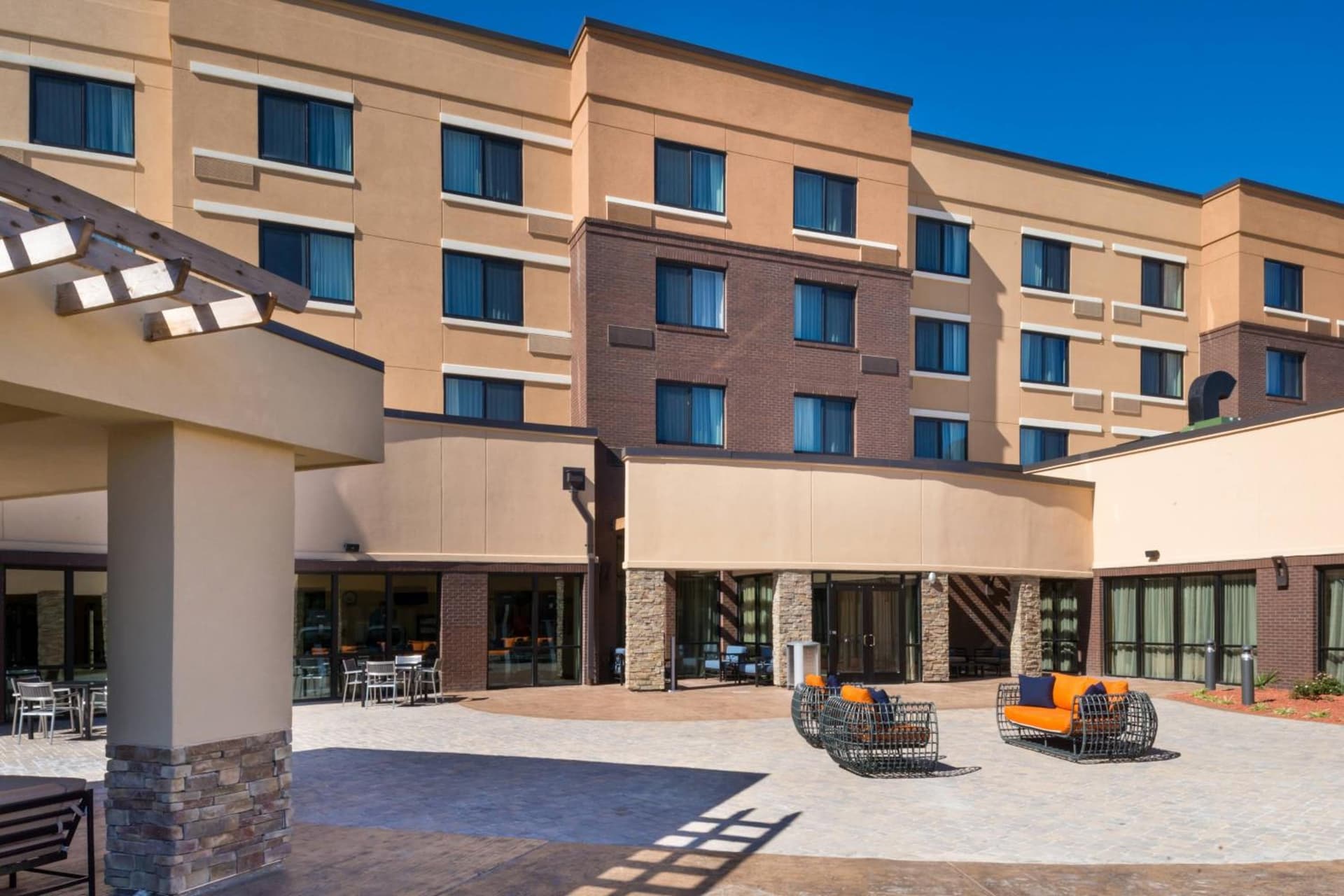 Courtyard by Marriott Jacksonville gallery photo in Jacksonville, NC — image 24