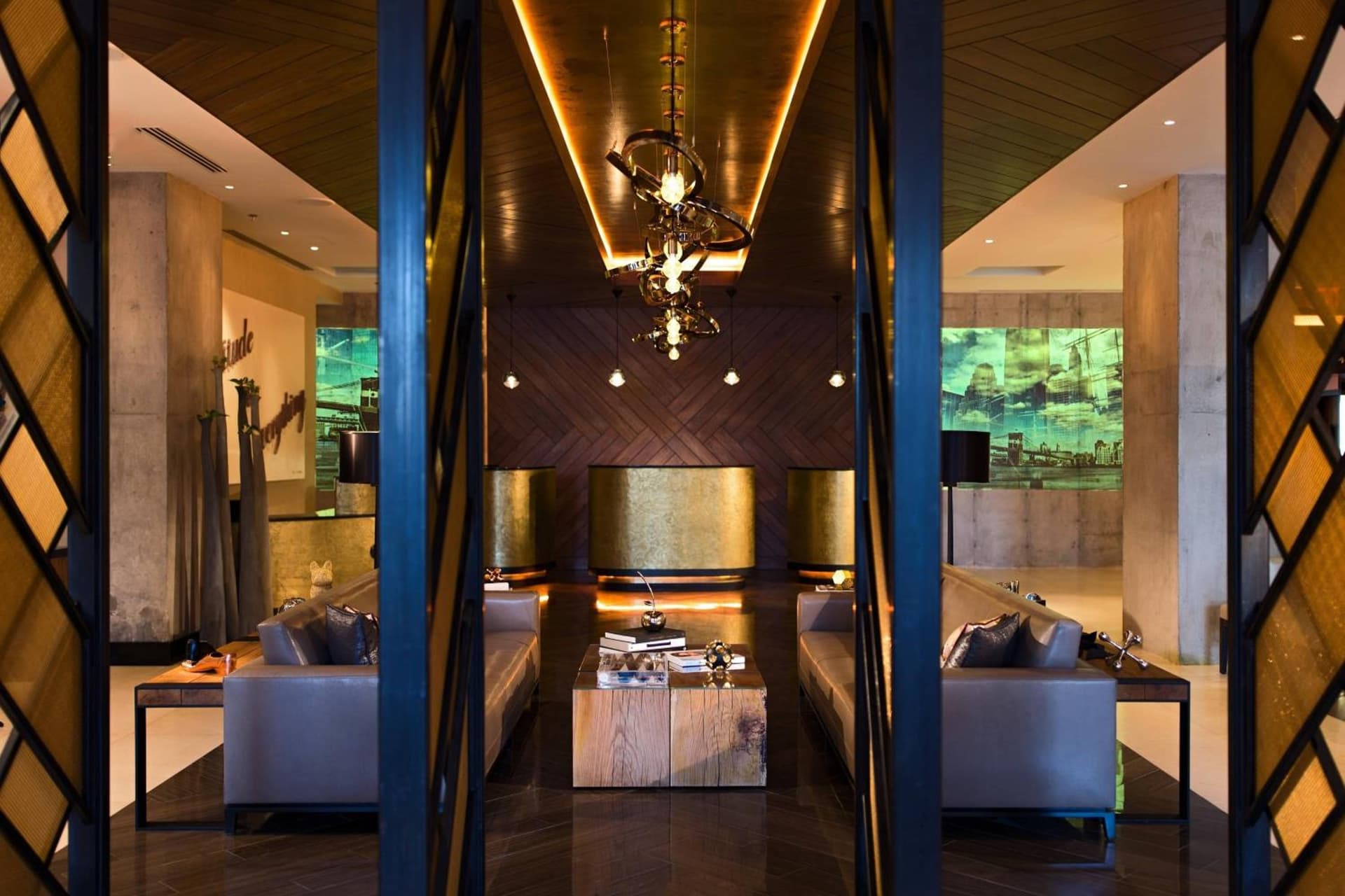 Renaissance New York Midtown Hotel interior in New York, NY — gallery photo 2