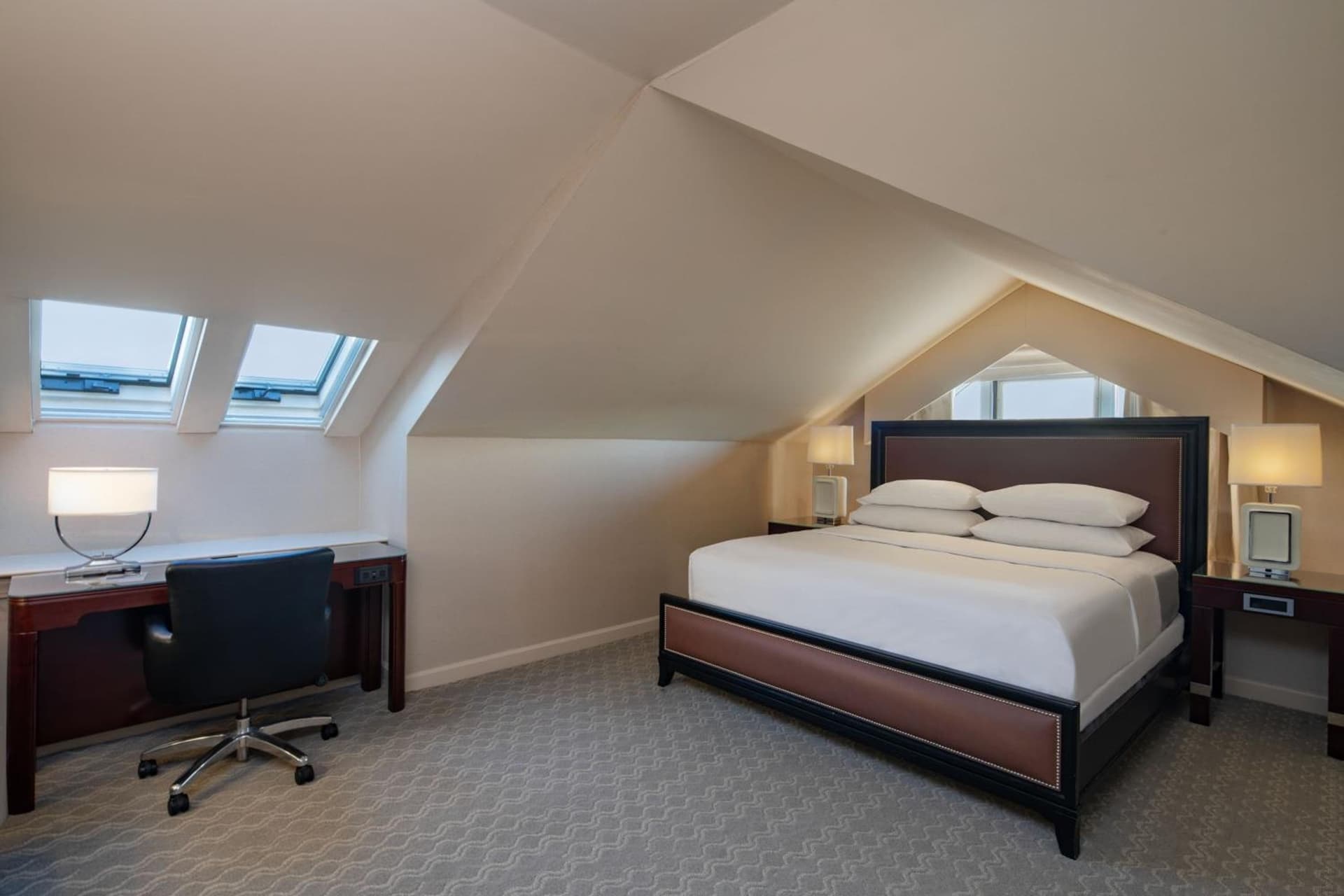 Sheraton Portsmouth Harborside Hotel gallery photo in Portsmouth, NH — image 42