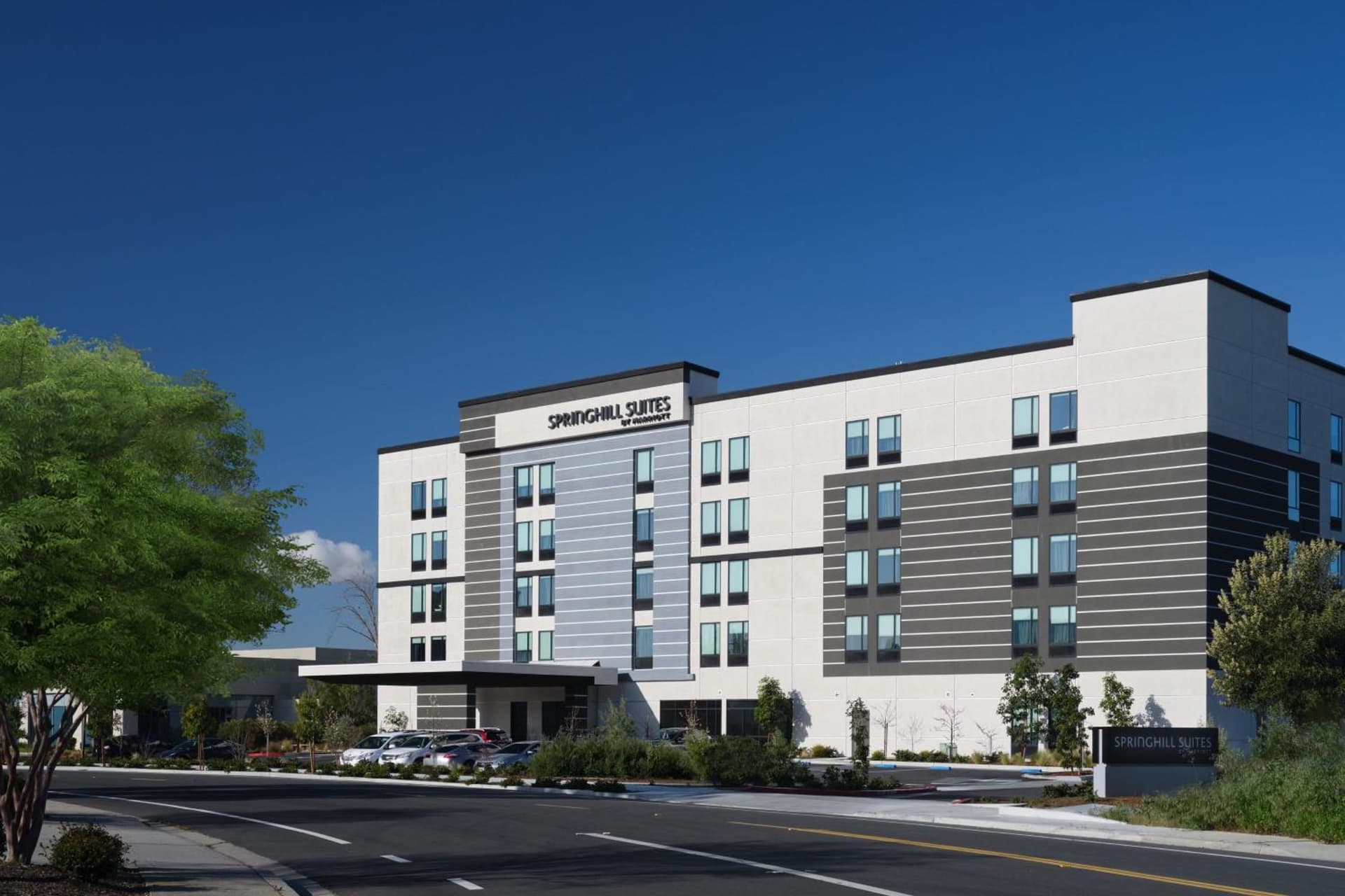 SpringHill Suites by Marriott Milpitas Silicon Valley interior in Milpitas, CA — gallery photo 2