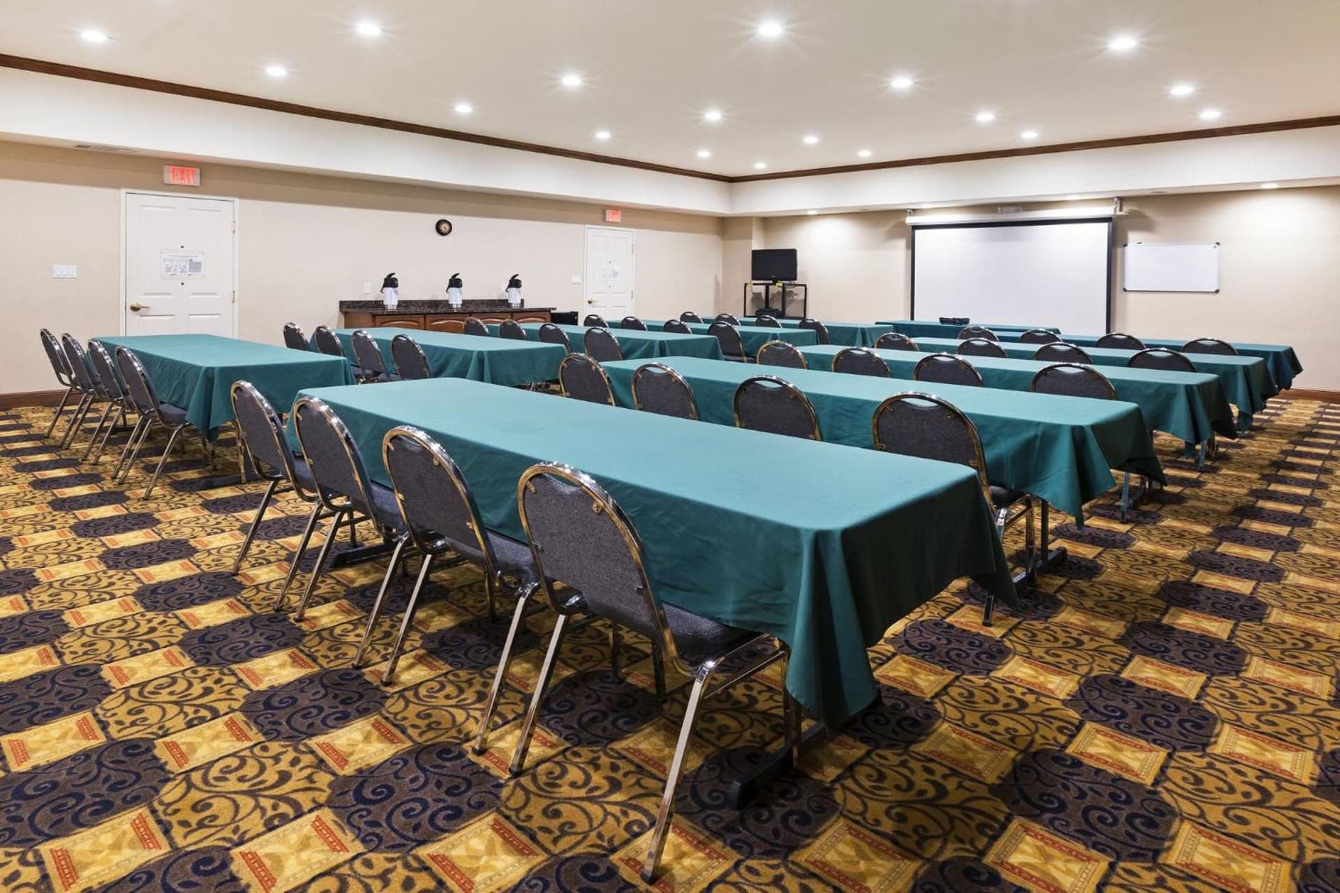 Holiday Inn Express Hotel & Suites Kilgore North by IHG interior in Kilgore, TX — gallery photo 2