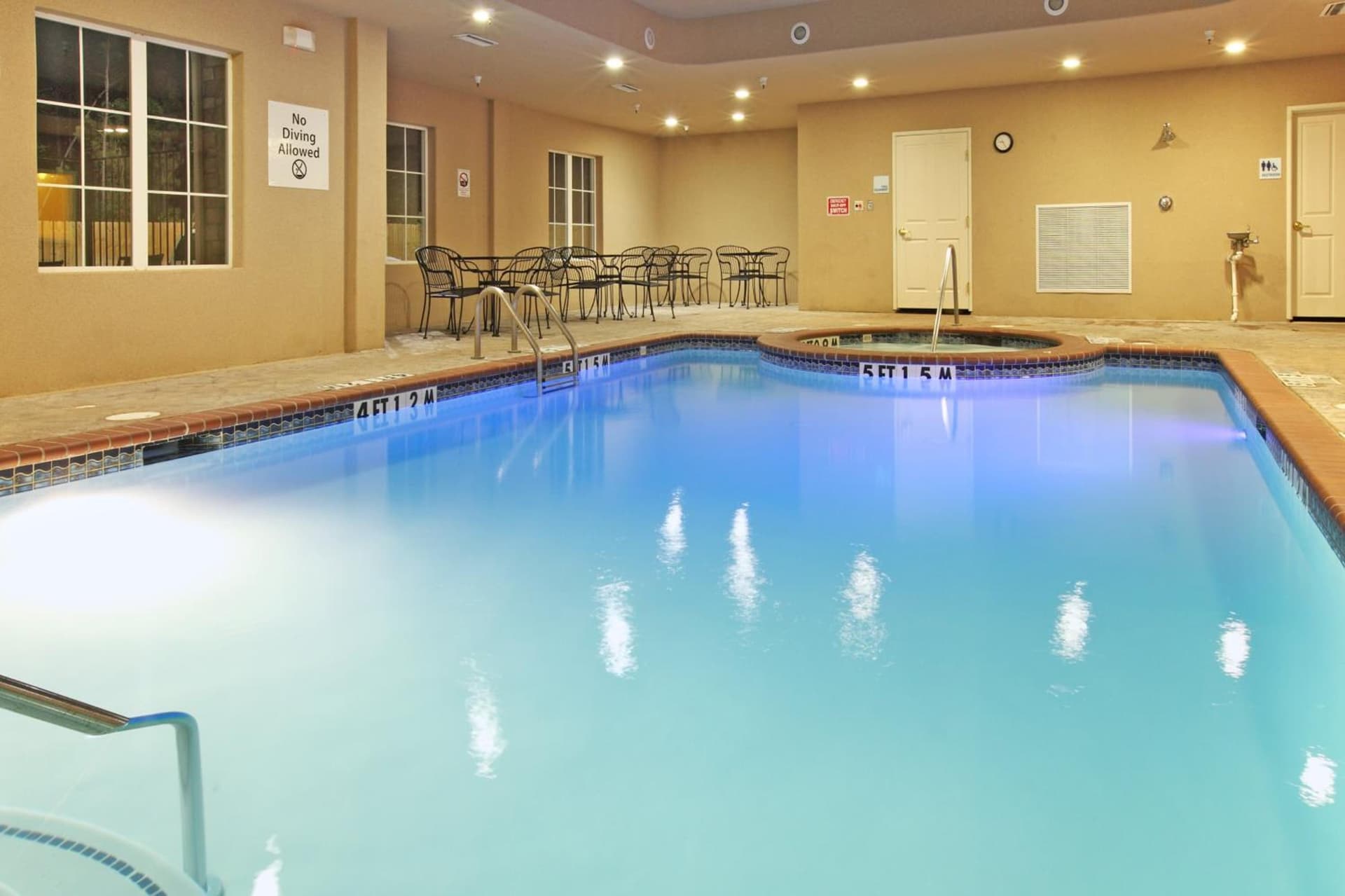 Holiday Inn Express Hotel & Suites Kilgore North by IHG gallery photo in Kilgore, TX — image 5