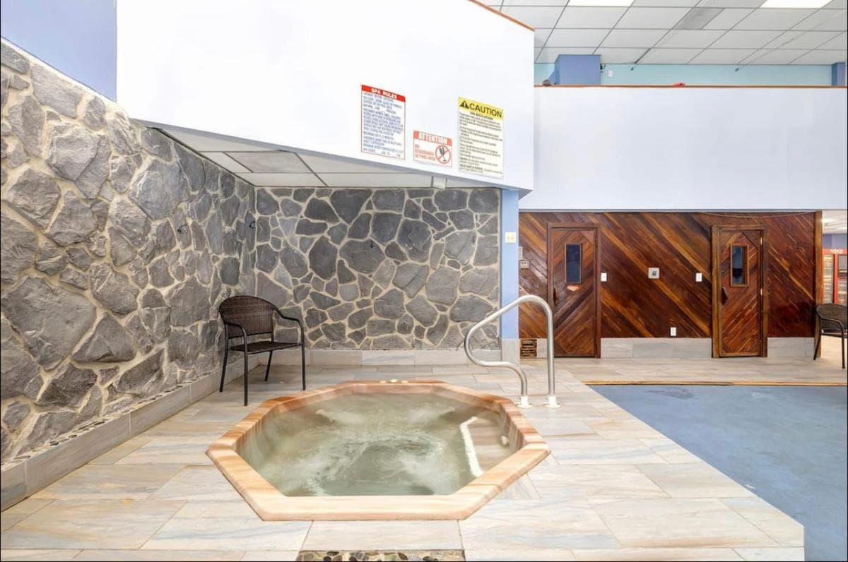 Adventure Awaits interior in Beech Mountain, NC — gallery photo 2