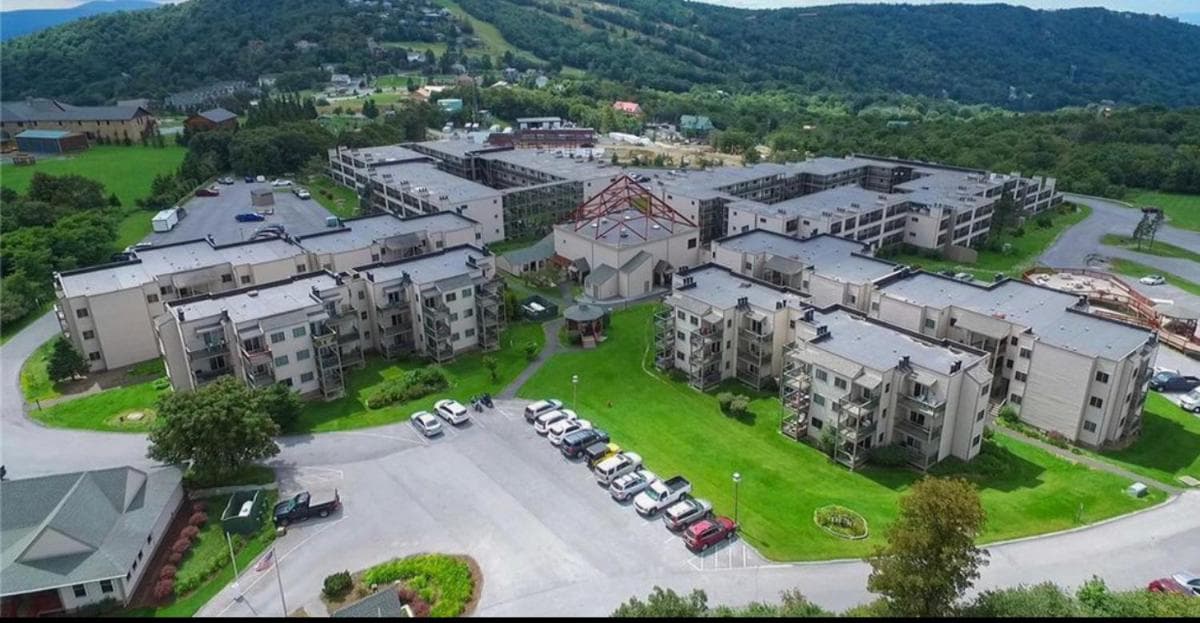 Adventure Awaits featured exterior or lobby in Beech Mountain, NC — similar hotel