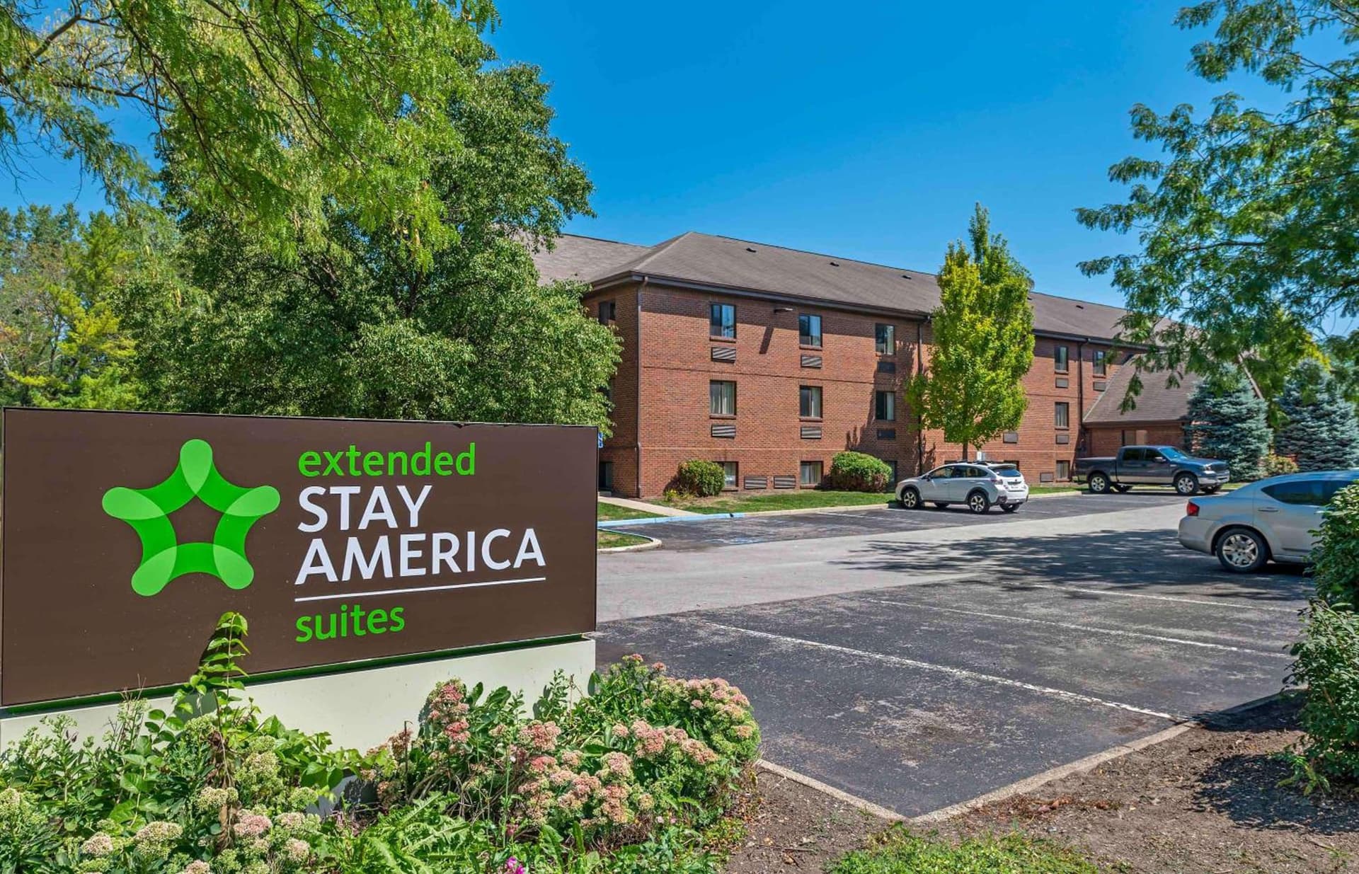 Studio 6 Indianapolis, IN - North Carmel exterior or lobby in Carmel, IN — main listing photo