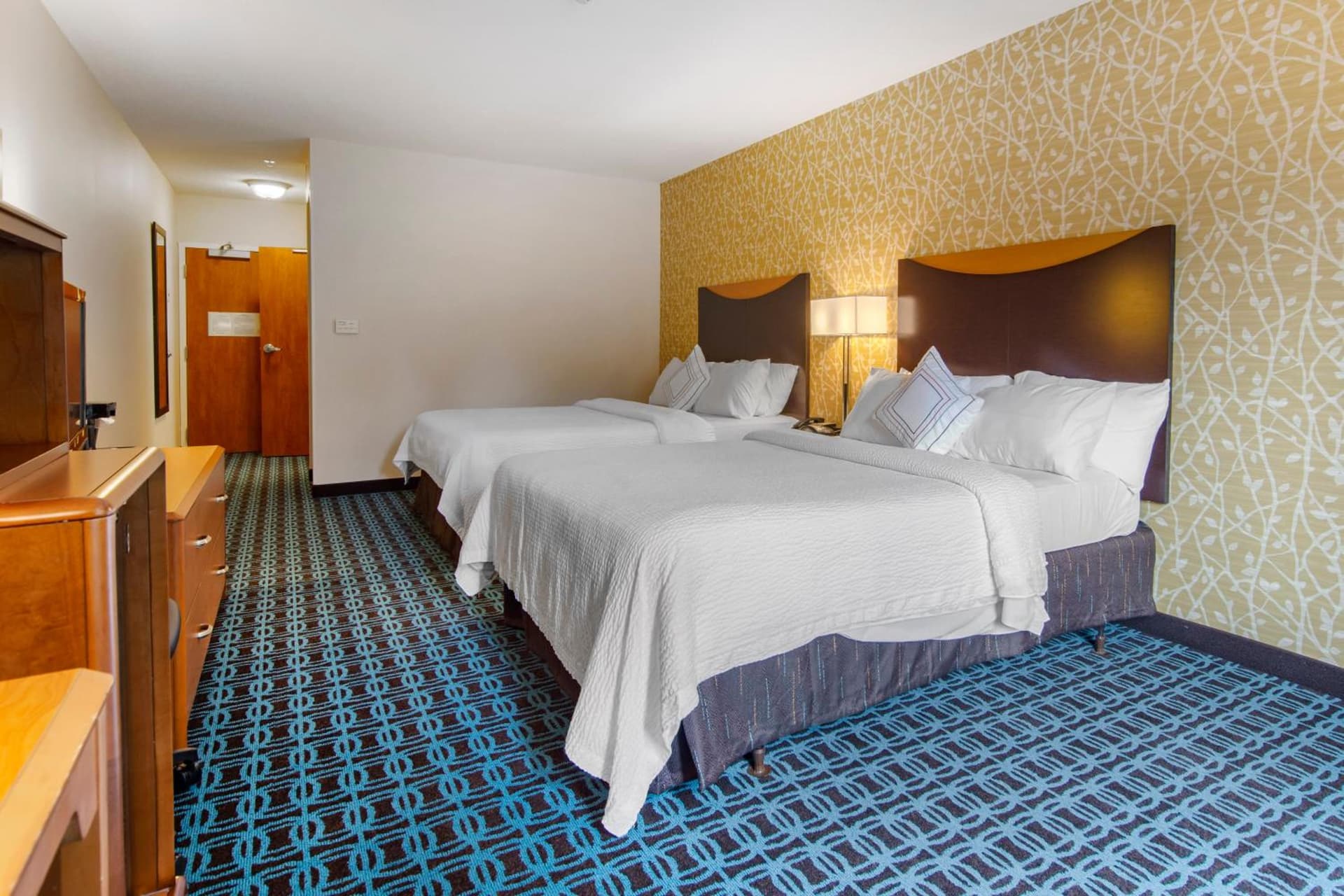 Fairfield Inn & Suites Hooksett interior in Manchester, NH — gallery photo 2
