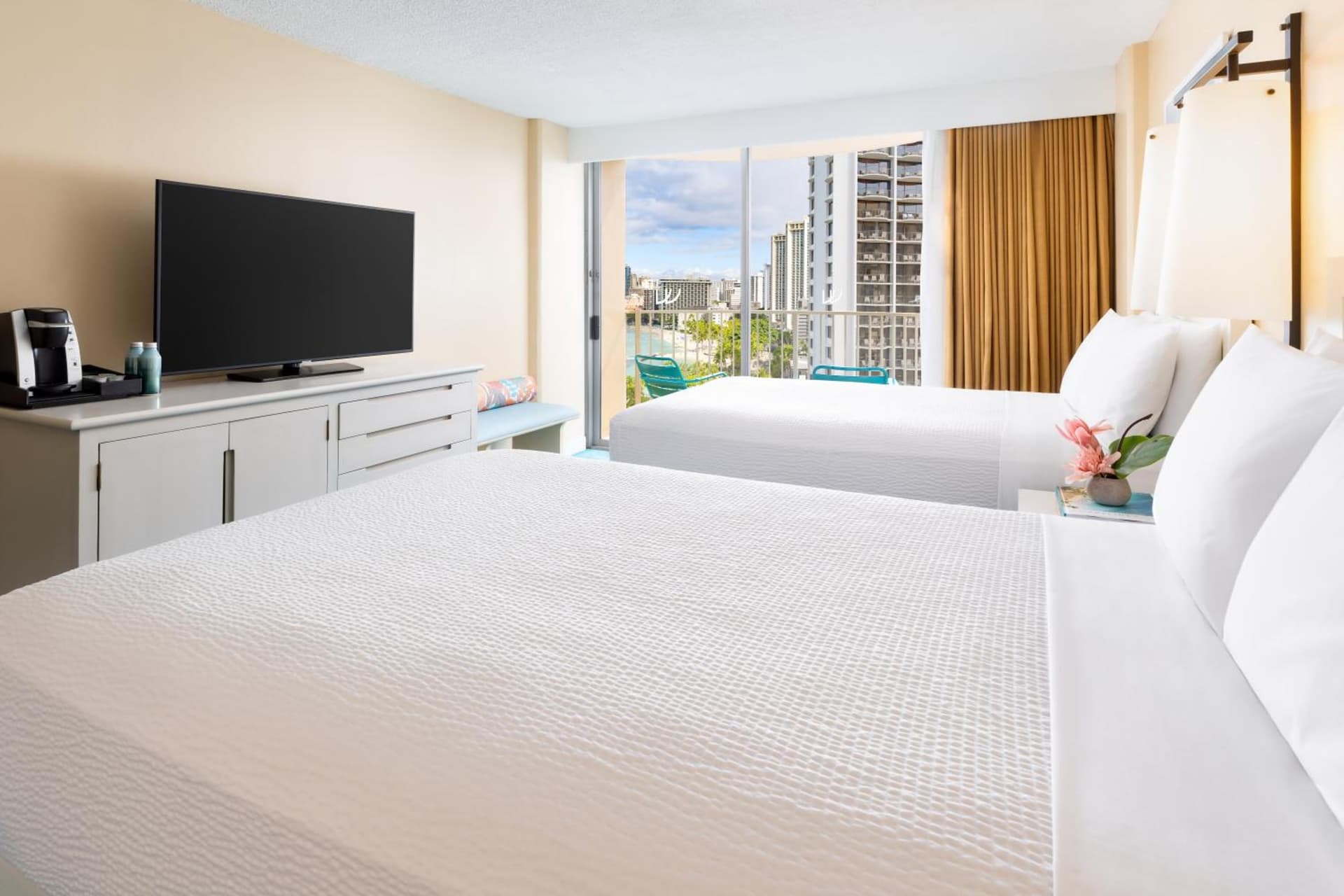 The Twin Fin Hotel gallery photo in Honolulu, HI — image 39