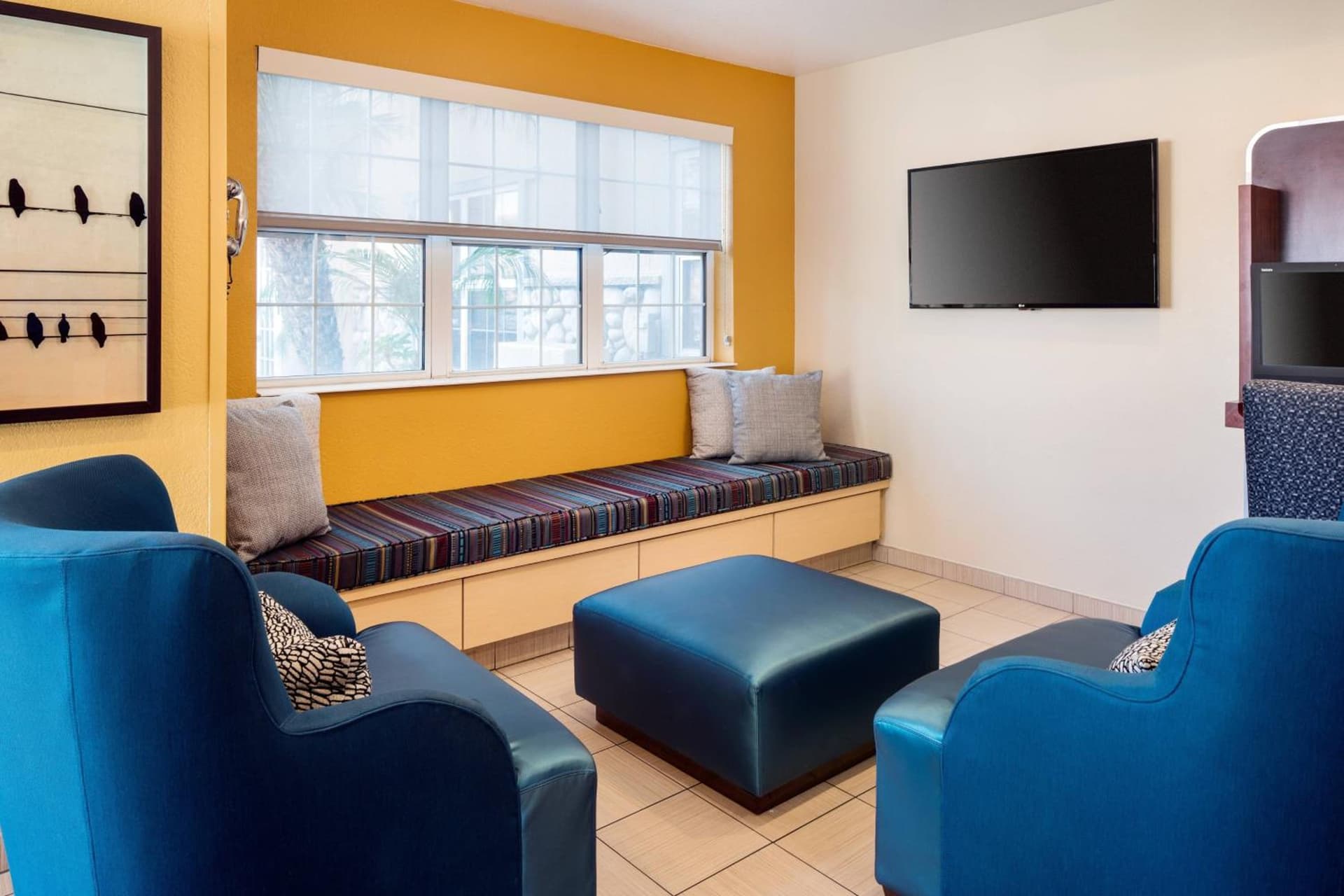 TownePlace Suites Los Angeles LAX Manhattan Beach property views in Hawthorne, CA — gallery photo 3