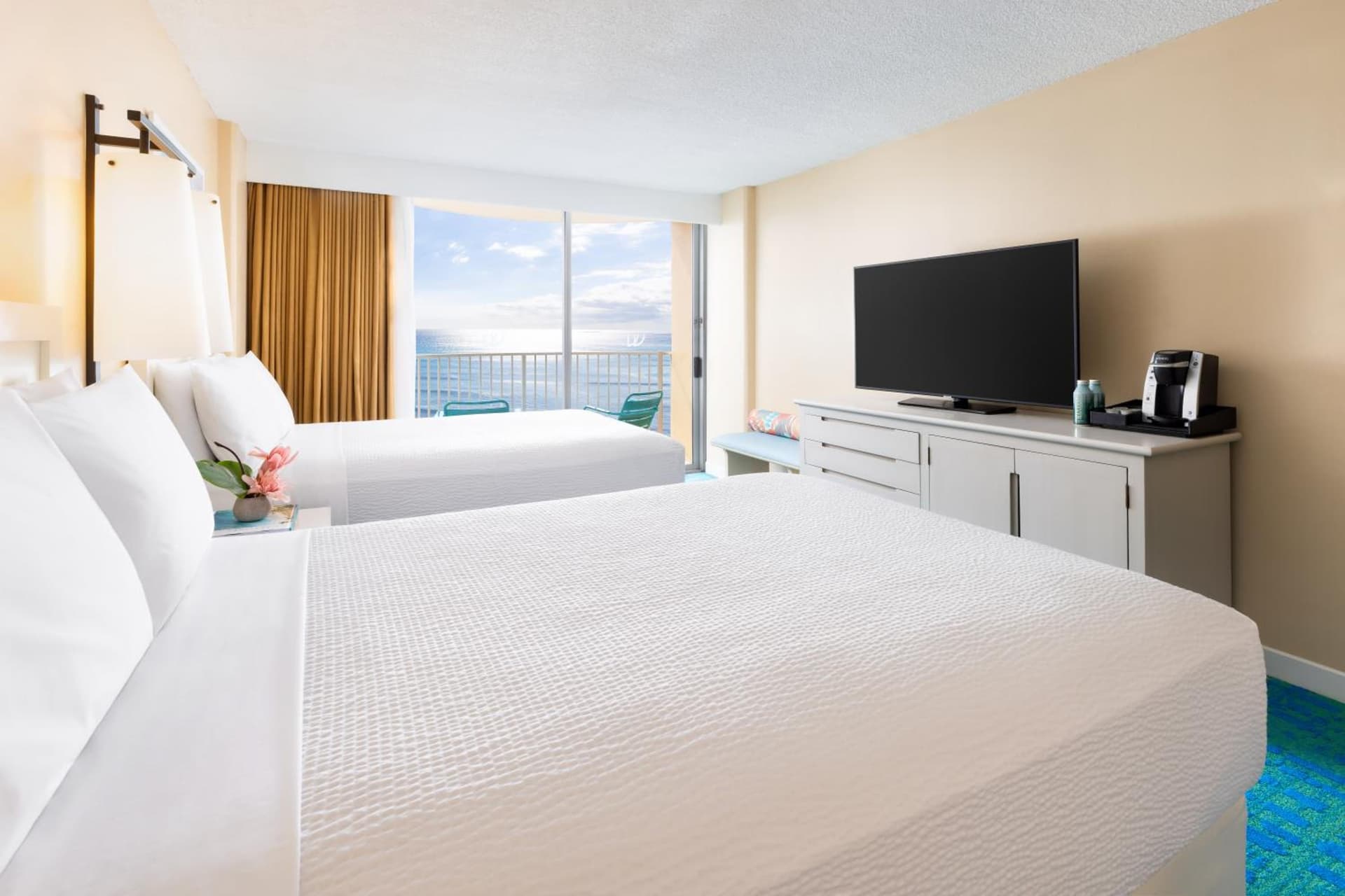 The Twin Fin Hotel gallery photo in Honolulu, HI — image 23