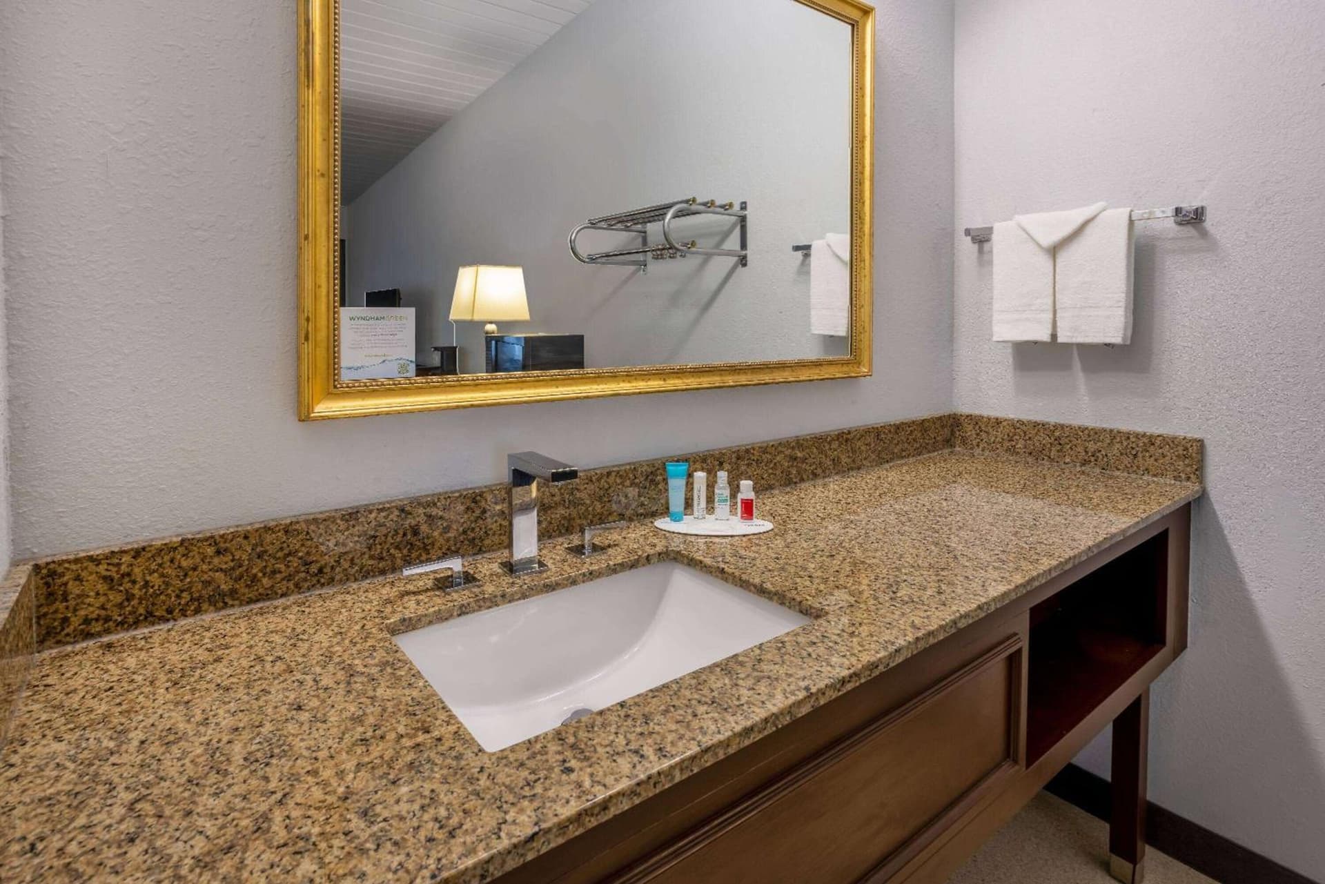 Travelodge by Wyndham Appleton gallery photo in Appleton, WI — image 5