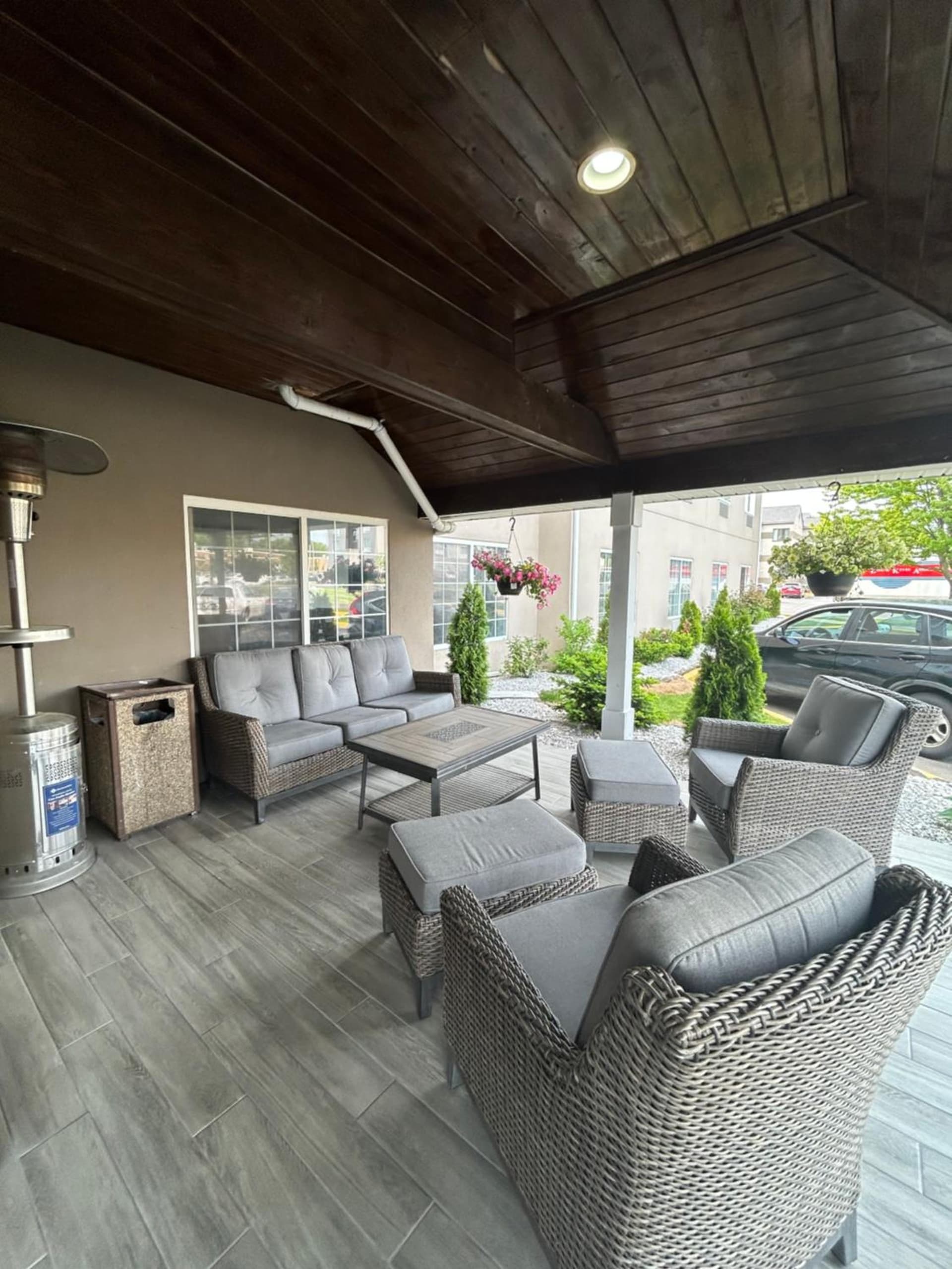 Country Inn & Suites by Radisson, Grand Rapids Airport, MI gallery photo in Grand Rapids, MI — image 60