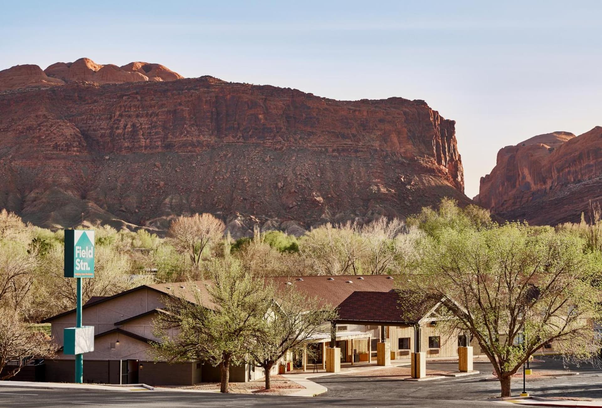 Slackline Moab, Outset Collection by Hilton featured exterior or lobby in Moab, UT — similar hotel