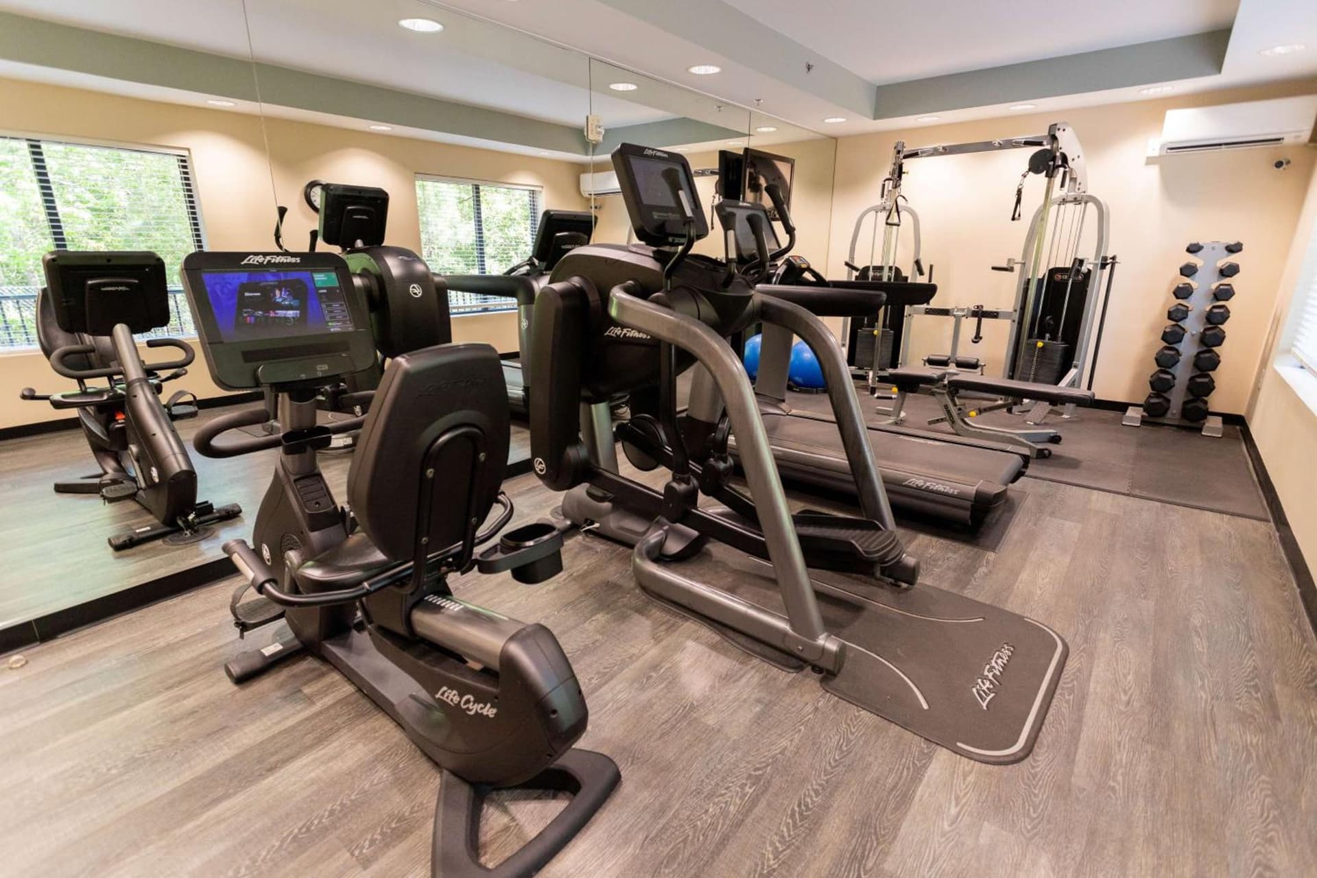 Best Western PLUS Westgate Inn and Suites gallery photo in Leland, NC — image 4