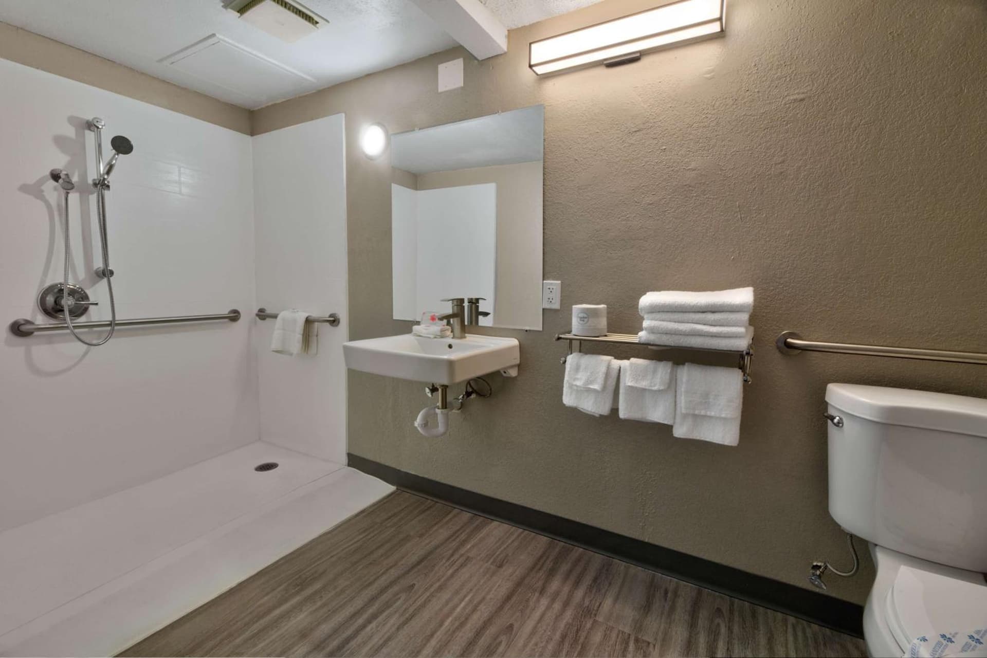 Studio 6 Grand Junction, CO interior in Grand Junction, CO — gallery photo 2