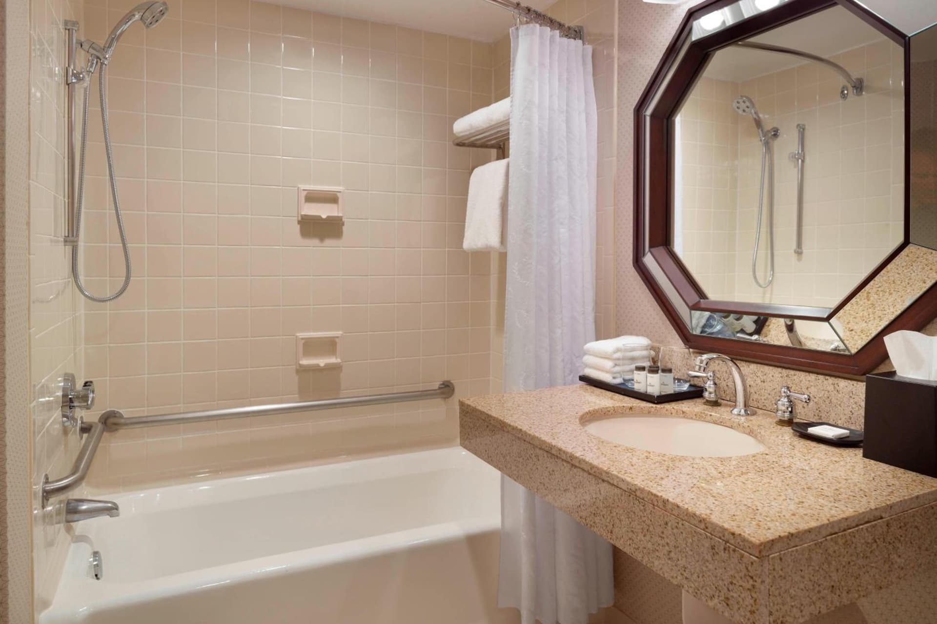 Sheraton Charlotte Airport gallery photo in Charlotte, NC — image 28