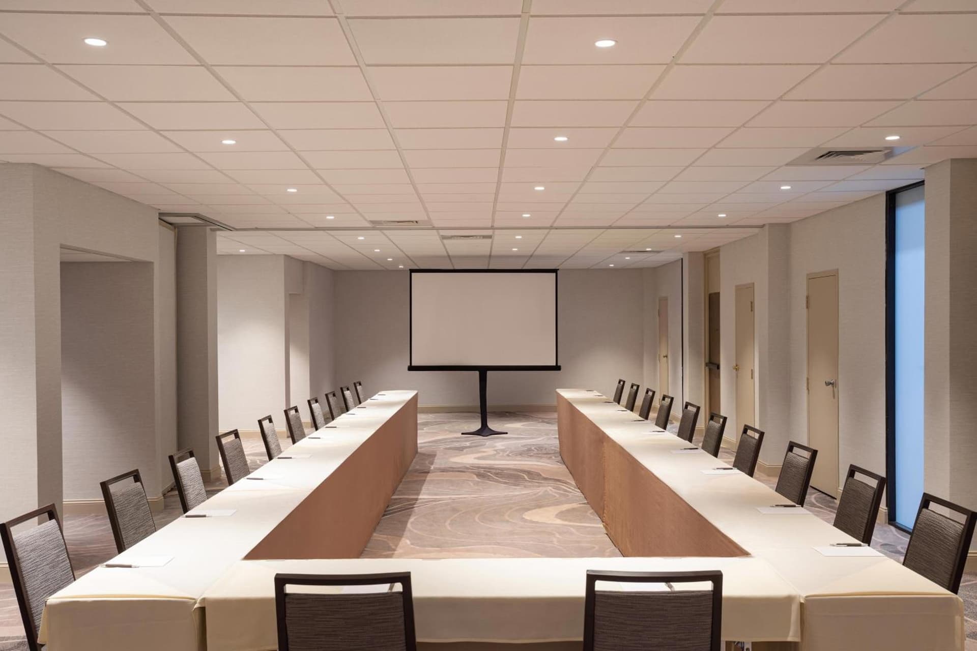 Sheraton Charlotte Airport gallery photo in Charlotte, NC — image 32