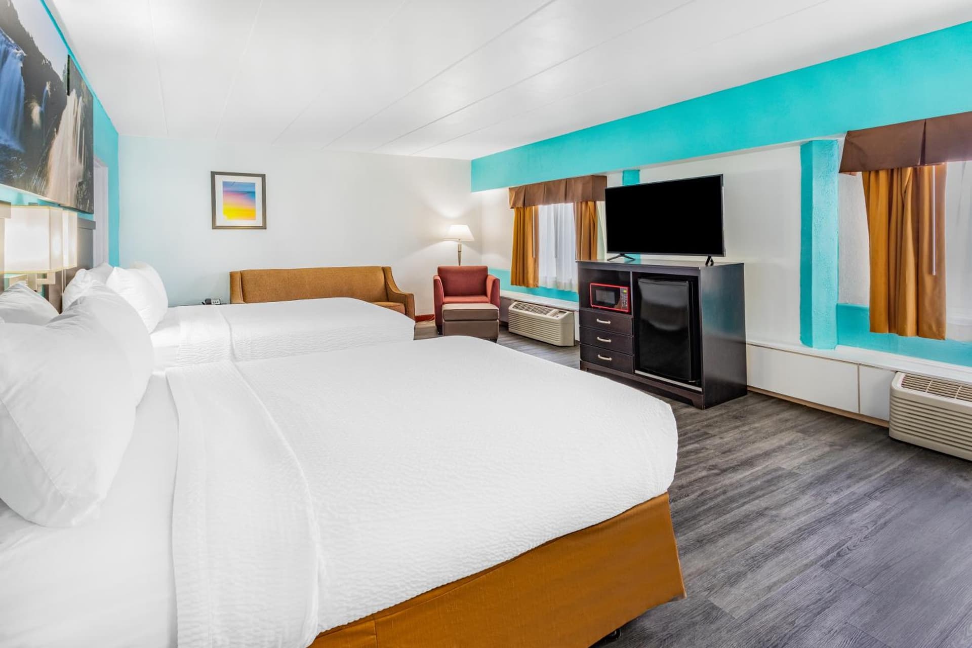 Days Inn by Wyndham Livonia Canton Detroit gallery photo in Livonia, MI — image 22
