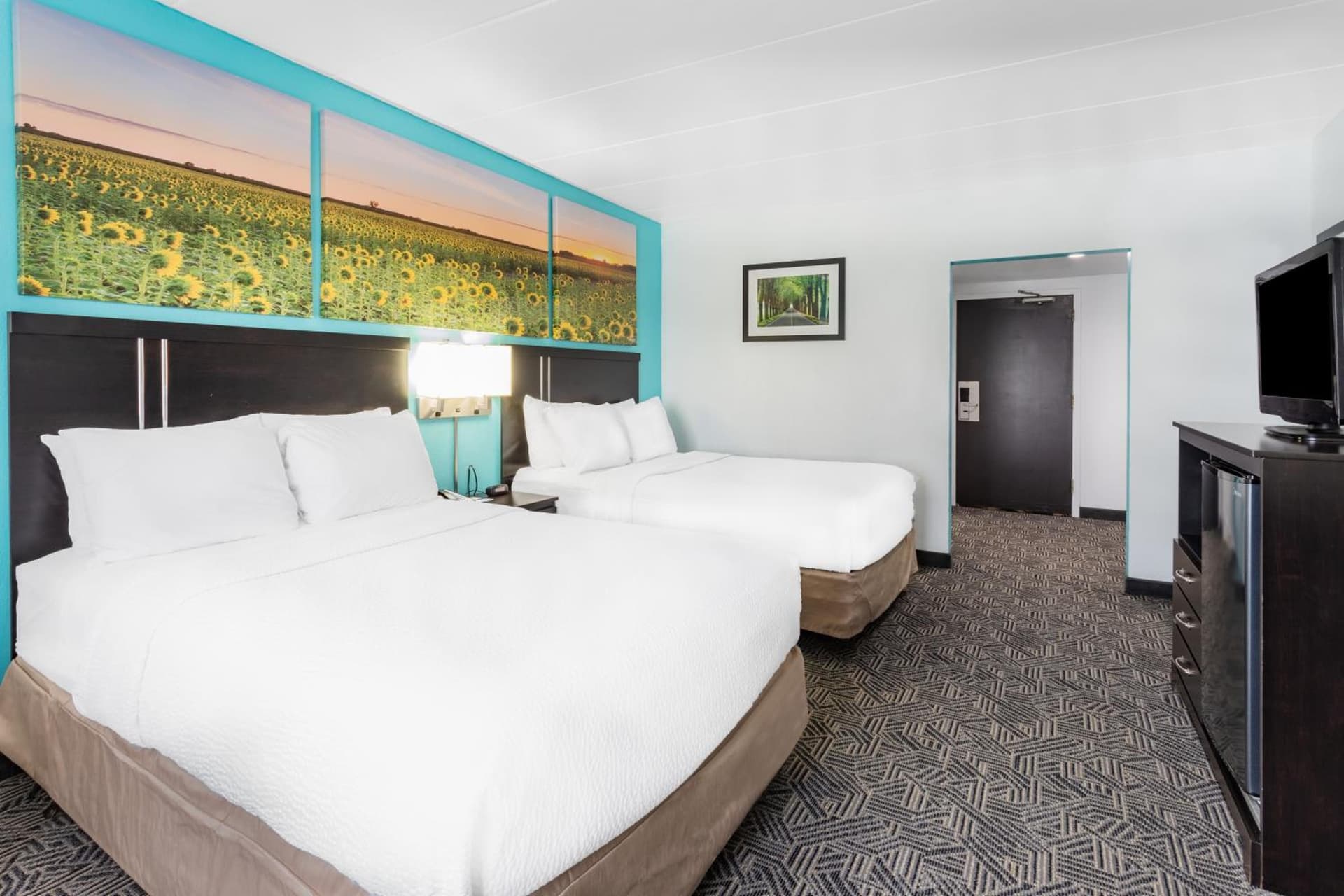 Days Inn by Wyndham Livonia Canton Detroit gallery photo in Livonia, MI — image 6