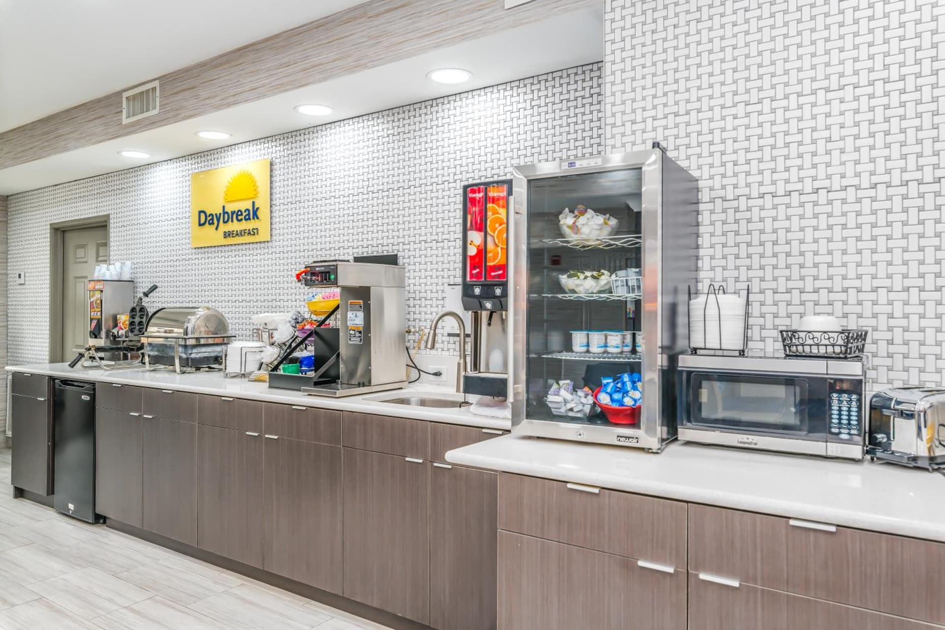 Days Inn & Suites by Wyndham Prattville-Montgomery gallery photo in Prattville, AL — image 37