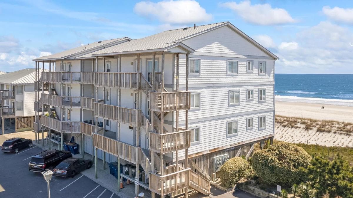 301A Queens Grant featured exterior or lobby in Topsail Beach, NC — similar hotel