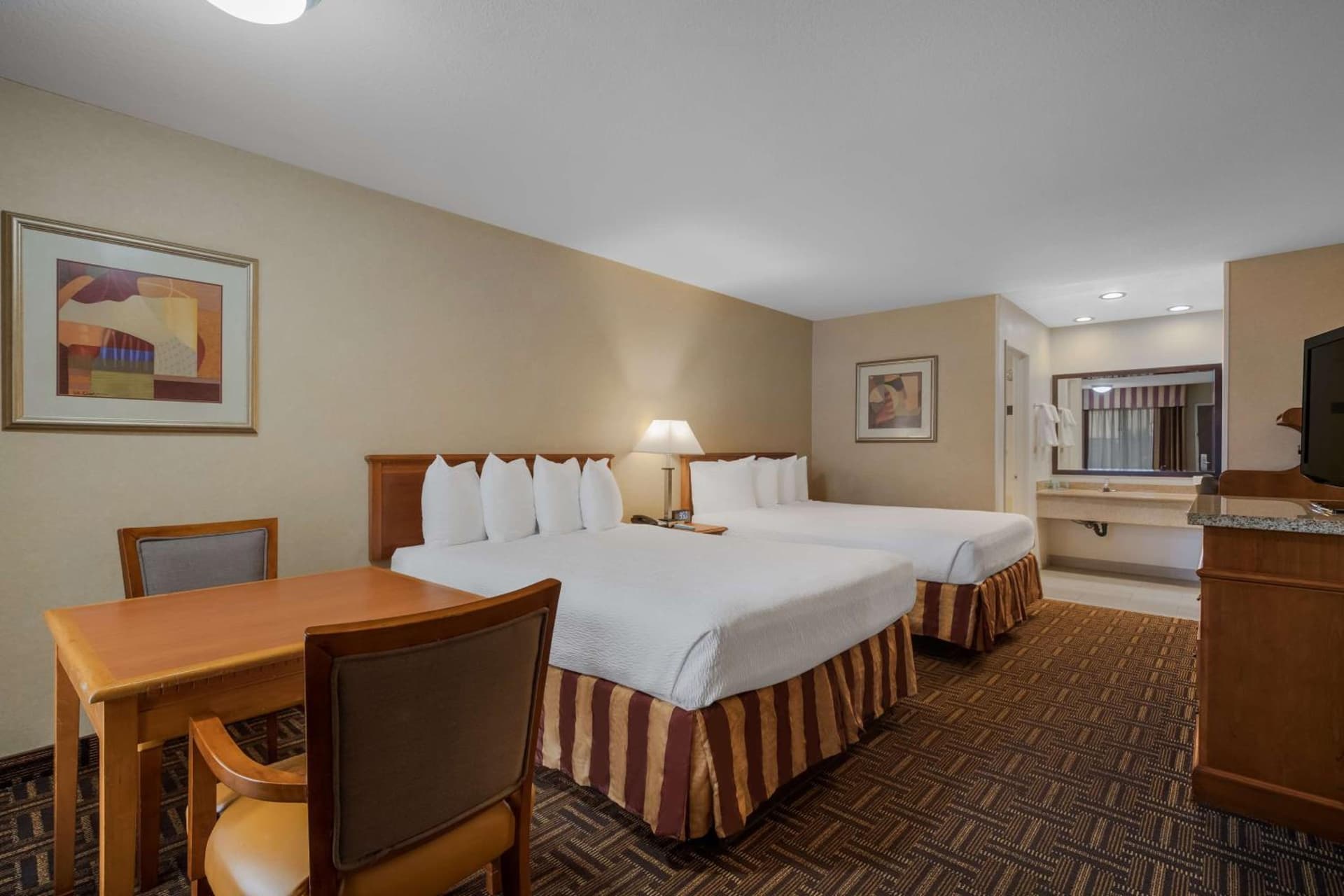 Best Western Norwalk Inn interior in Norwalk, CA — gallery photo 2